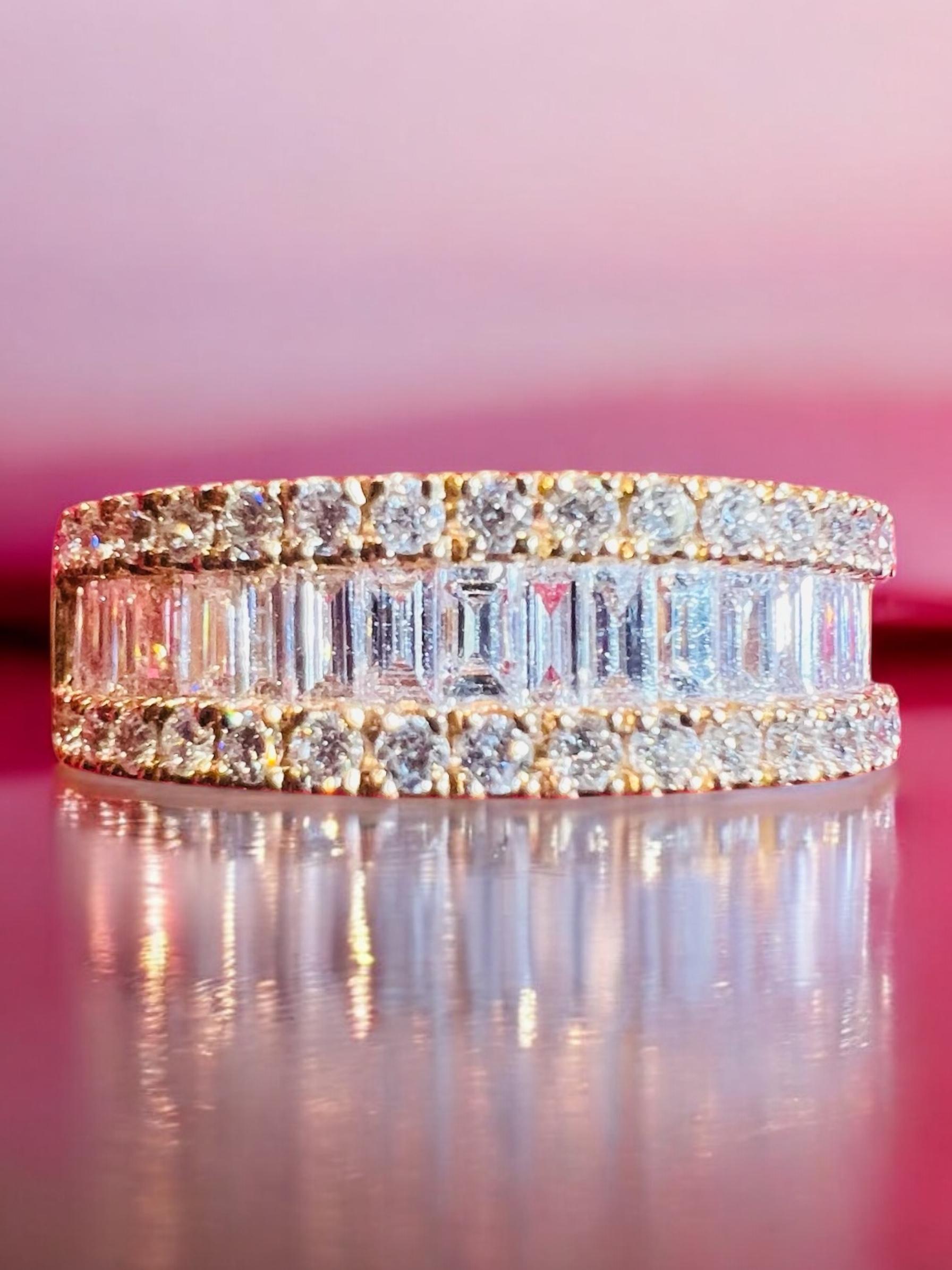 Art Deco Half-alliance Ring In 18 Ct Yellow Gold Set With Baguette-cut Diamonds And Diamo For Sale