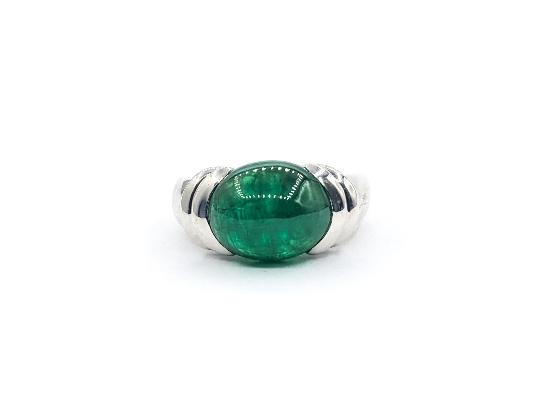 Half Bezel 5.27ct Cabochon Emerald Ring In Platinum For Sale 6