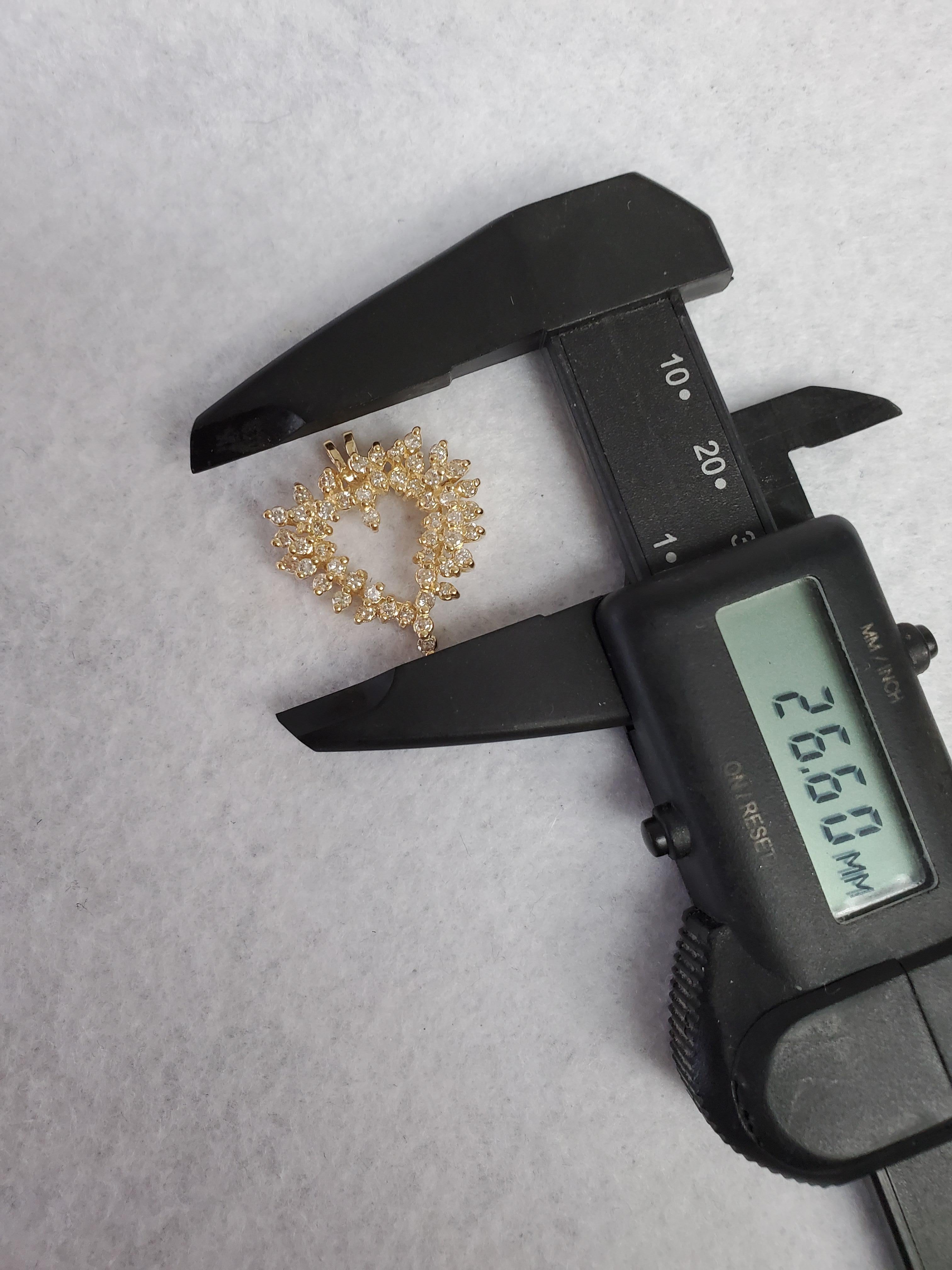 Collar Corazón Racimo de Diamantes Medio Quilate Oro Amarillo 14k Corte redondo en venta