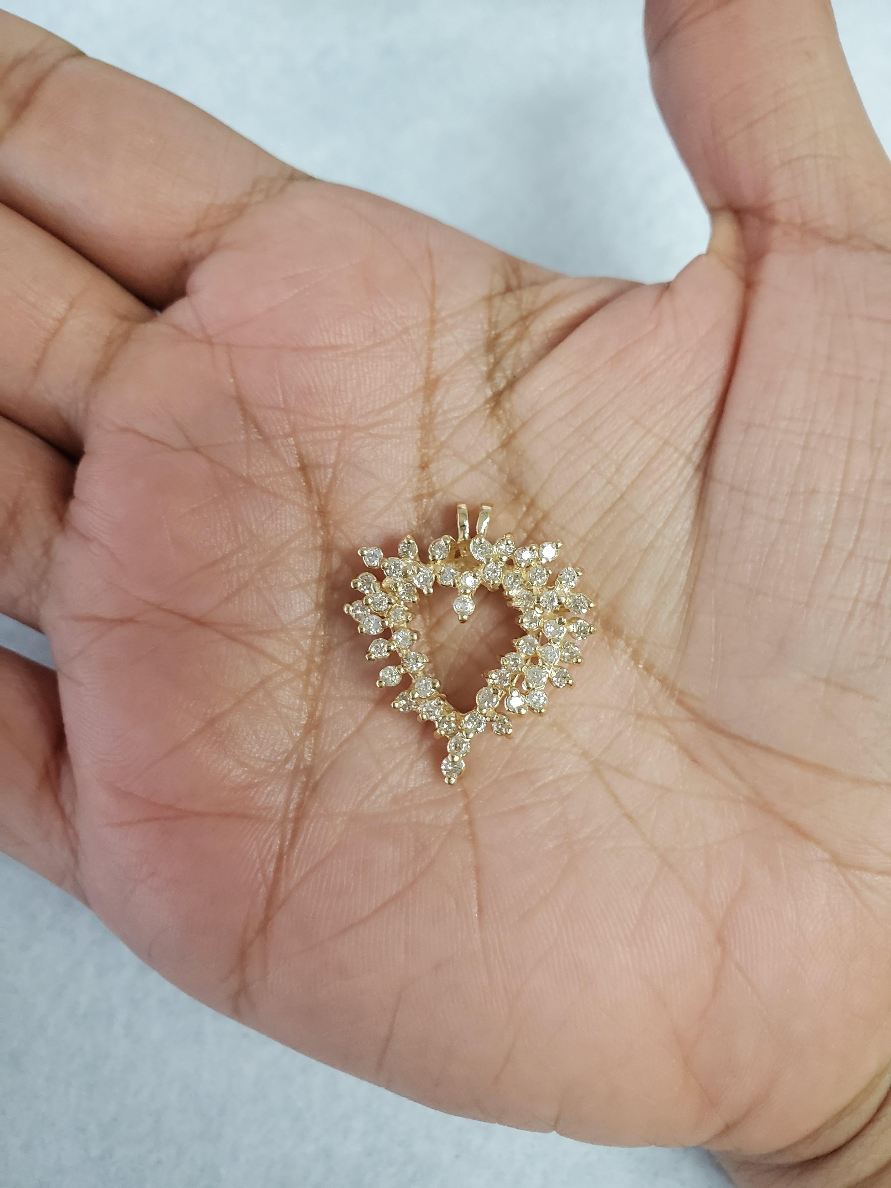 De las mujeres Collar Corazón Racimo de Diamantes Medio Quilate Oro Amarillo 14k en venta