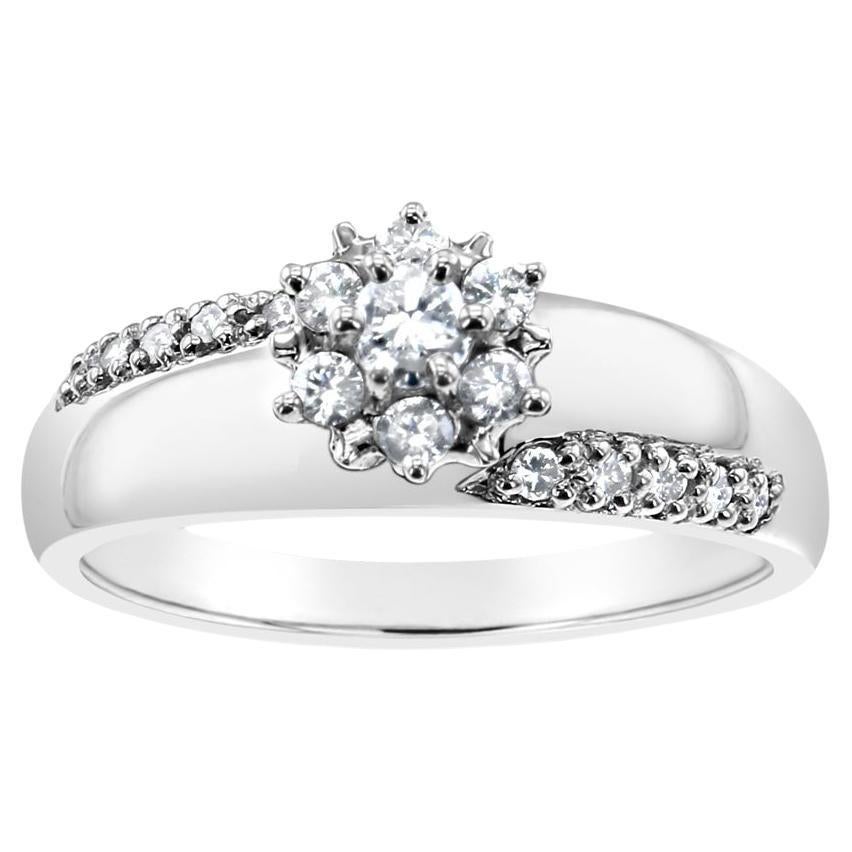 Anello di fidanzamento con diamante da mezzo carato in oro bianco 14k in vendita