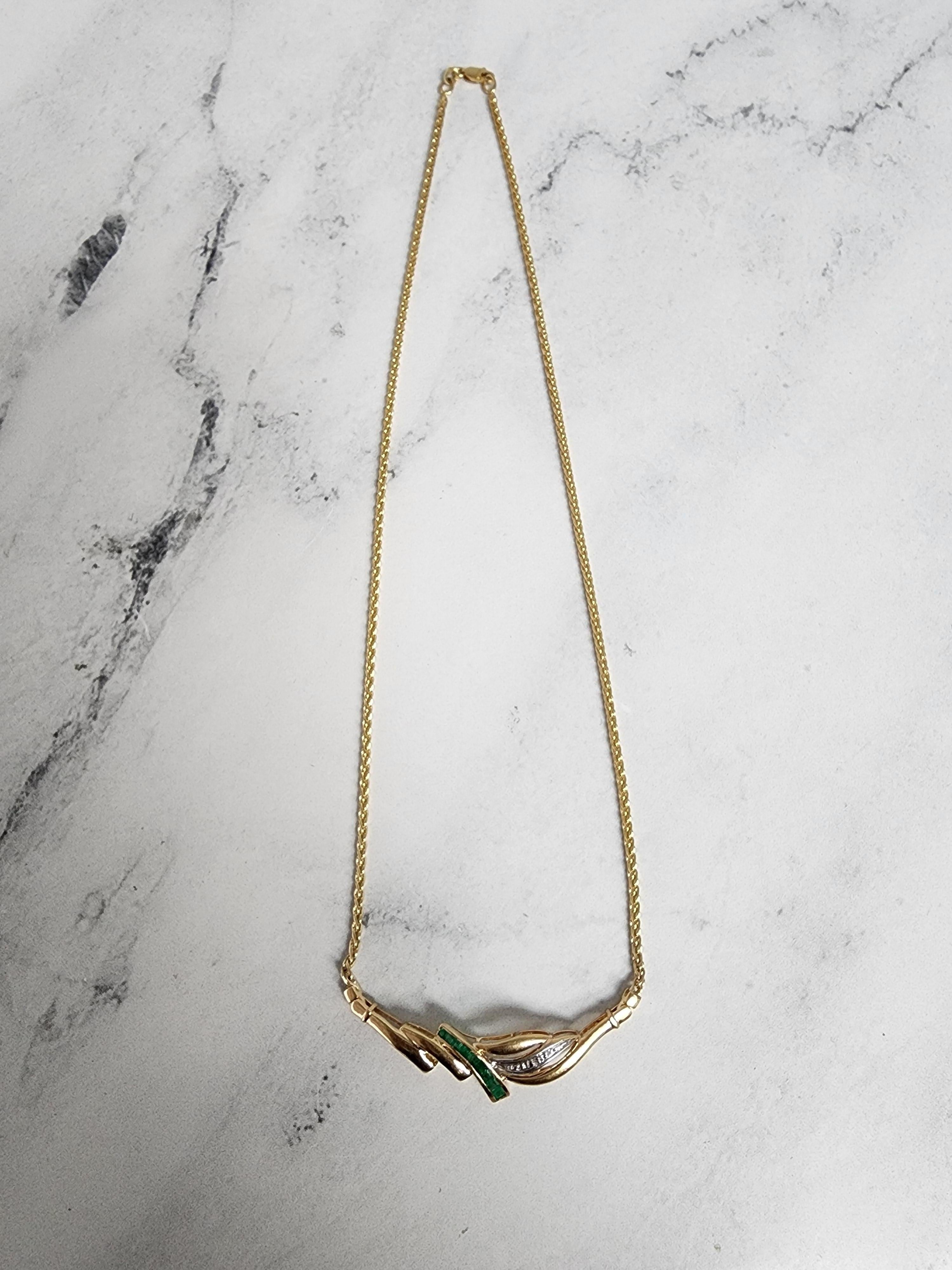 Halskette mit halber Karat Smaragd & Diamant mit Weizenkette 14k Gelbgold (Carréschliff) im Angebot