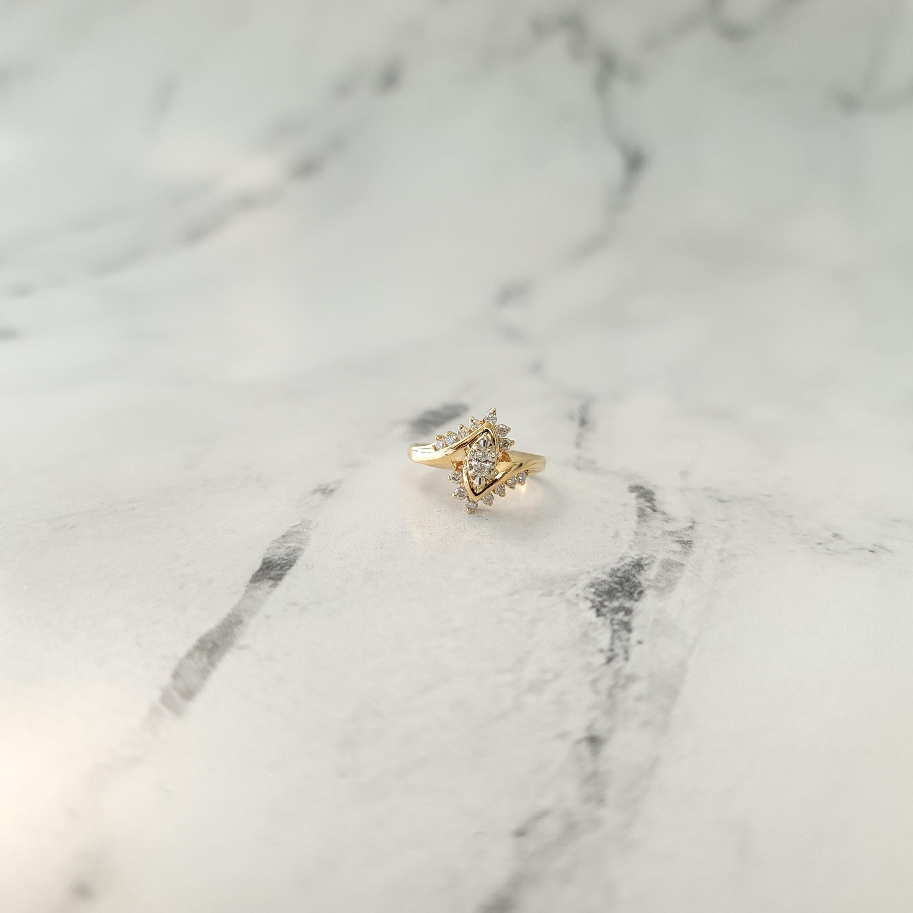 Anello di fidanzamento con diamante di mezzo carato Marquise Cente Bypass In condizioni Nuovo in vendita a Sugar Land, TX
