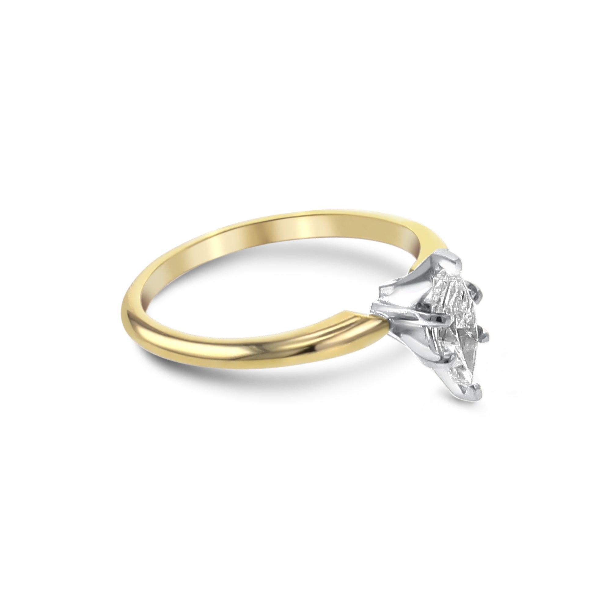 Taille Marquise Bague de fiançailles à diamant solitaire marquise d'un demi-carat en vente