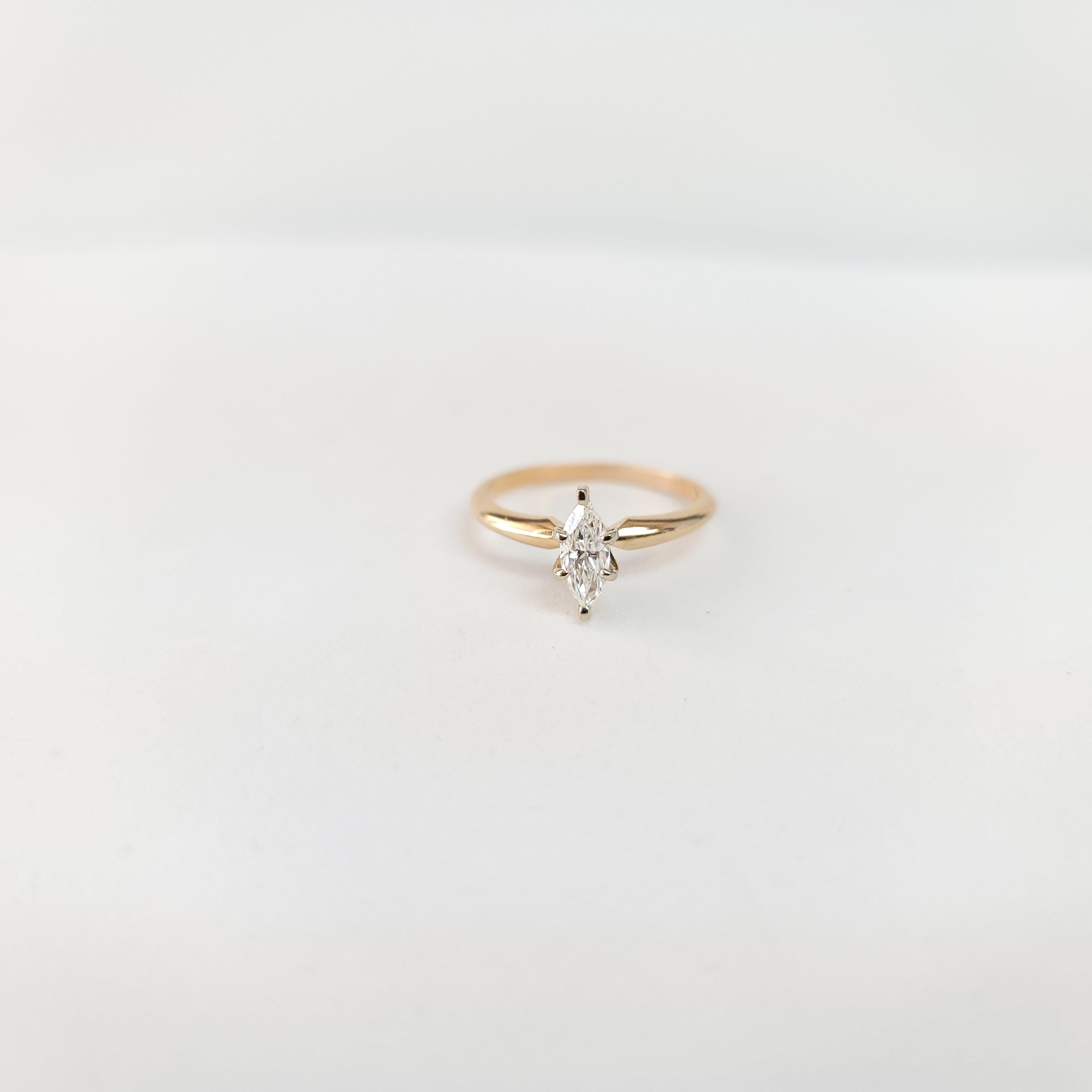Bague de fiançailles à diamant solitaire marquise d'un demi-carat Pour femmes en vente