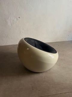 Half Dome chair by Eero Aarnio