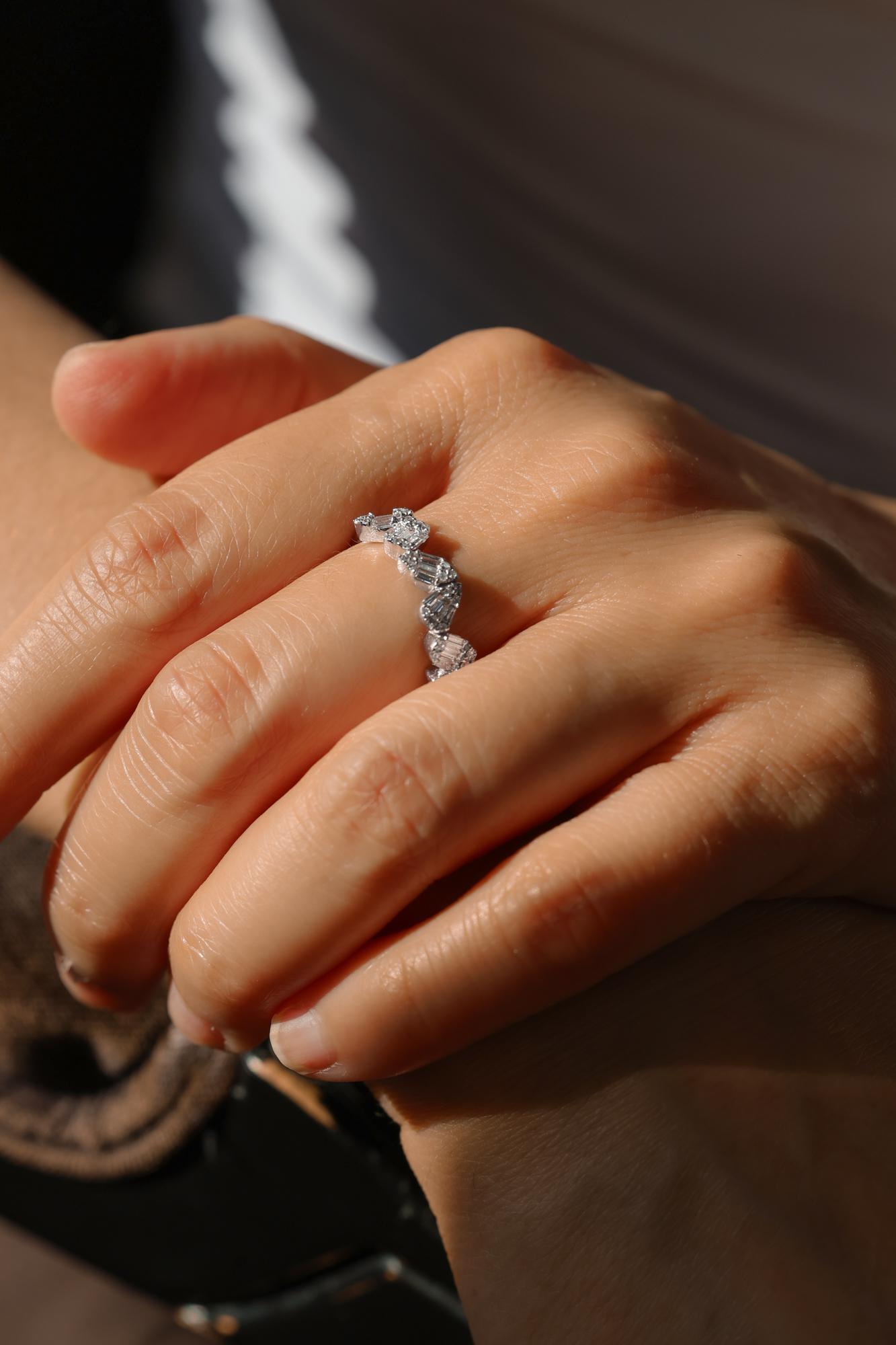 Anello a mezza eternità a forma multipla da 0,57 carati. In condizioni Nuovo in vendita a Los Angeles, CA