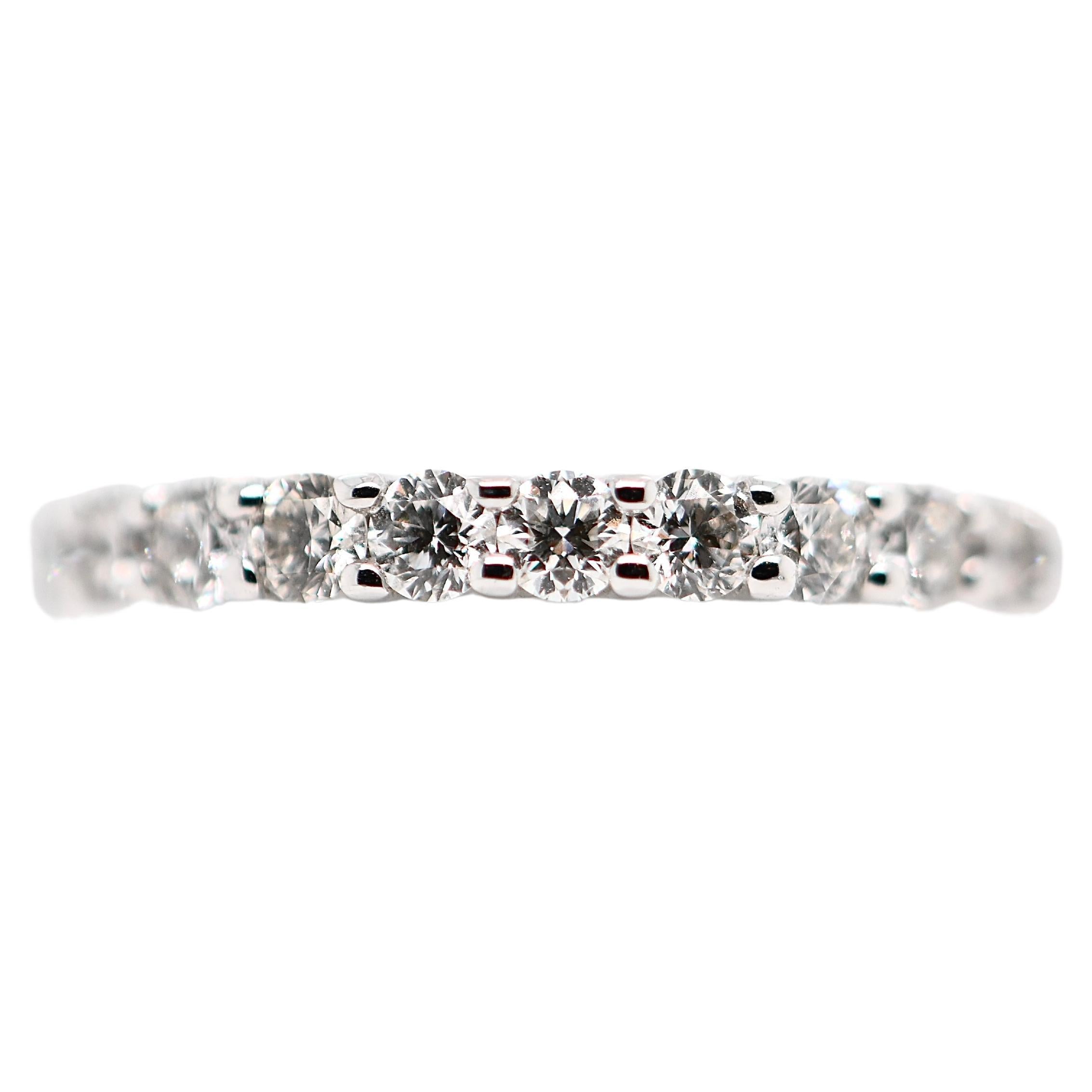 Half-Eternity Wedding Band in 18 ct White Gold with 0.860 ct Diamonds