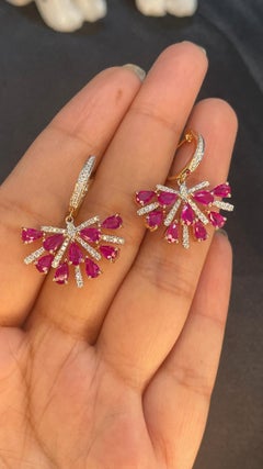 Pendants d'oreilles demi-floraux en or rose 14 carats, rubis et diamants avec serrure anglaise