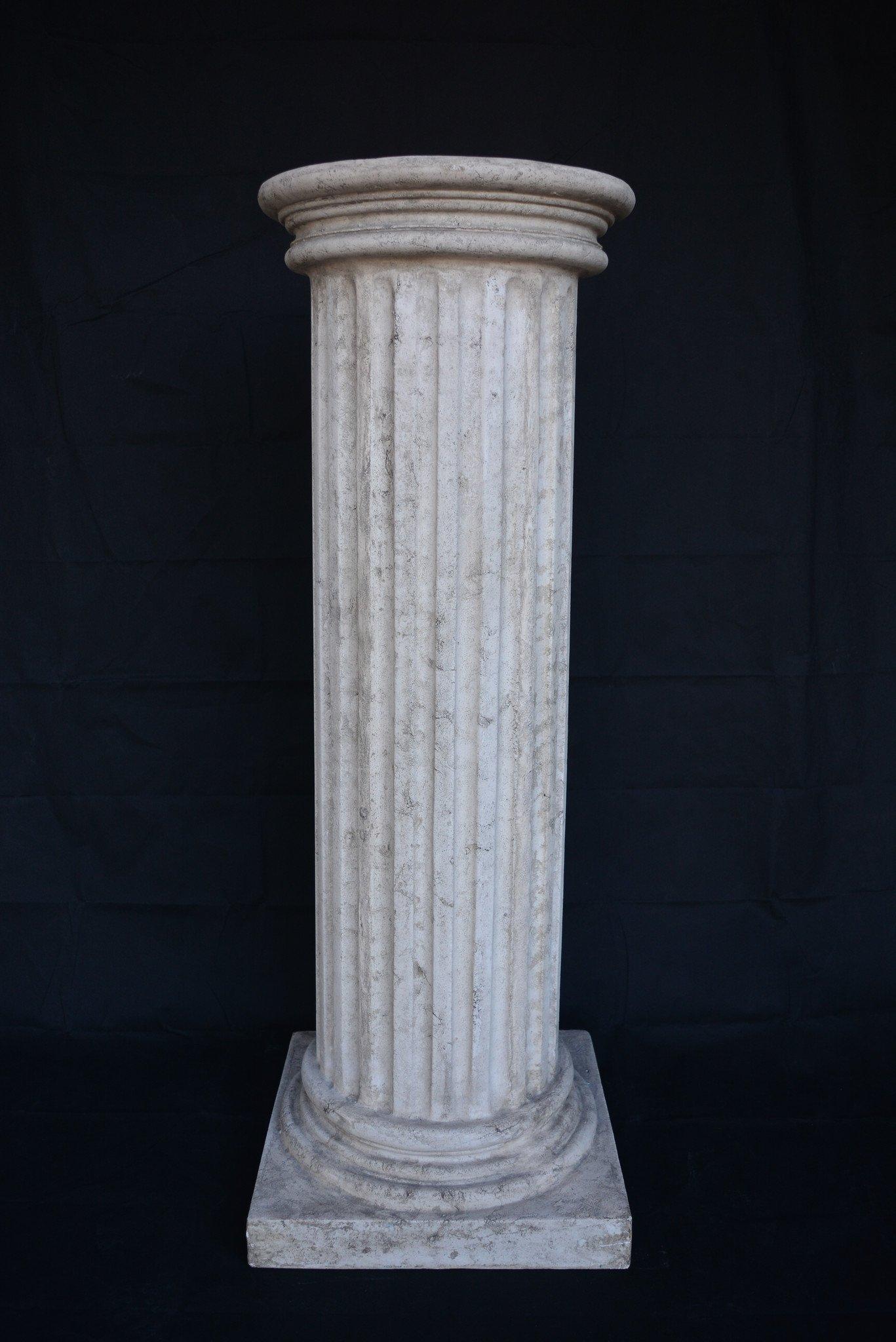 Large Fluted (half) column.

This is a very large grand column, round with a square base.

The surface is distressed from the passage of time, but can also be produced in a new white color.