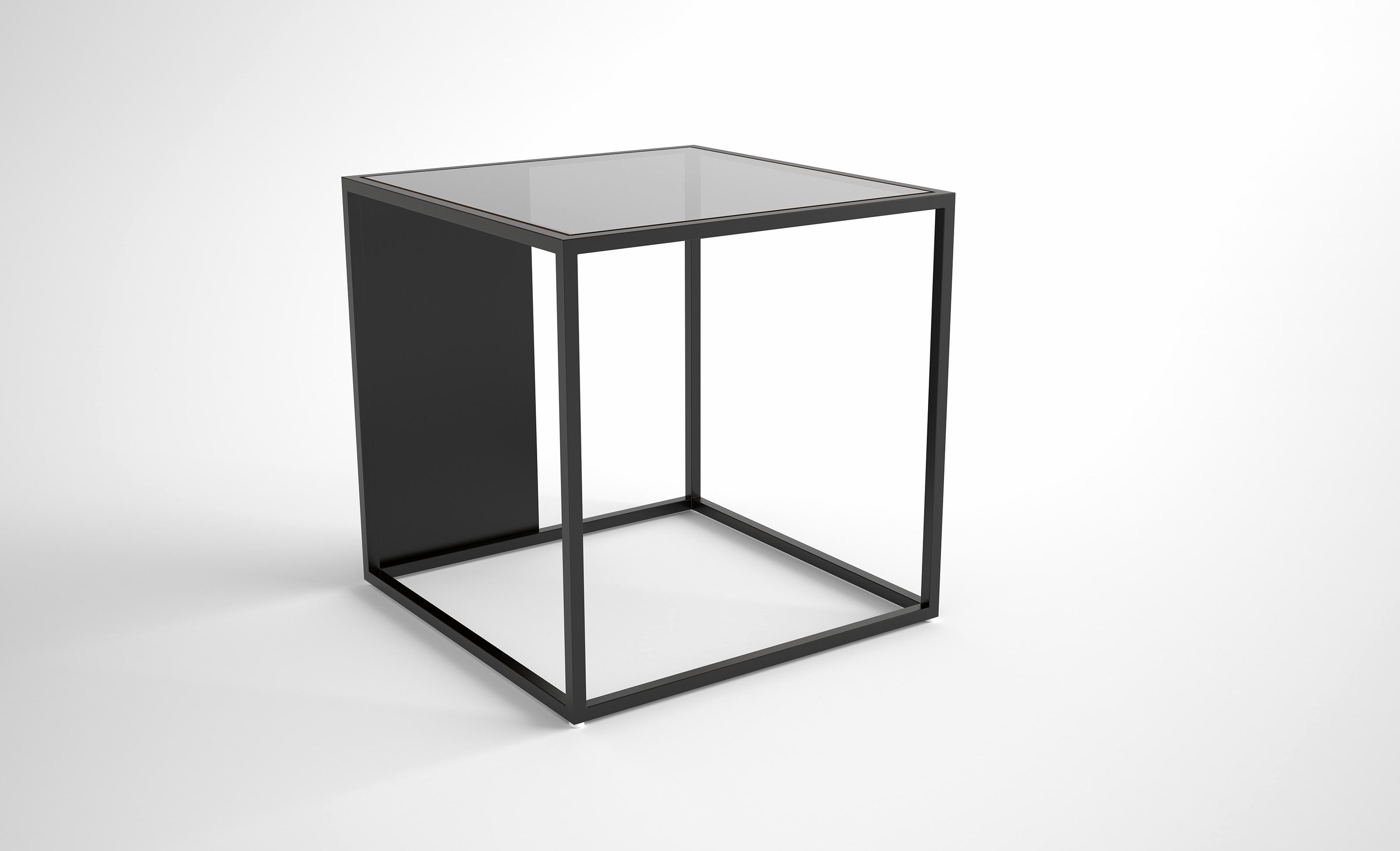 Américain Table d'appoint Half & Half par Phase Design en vente