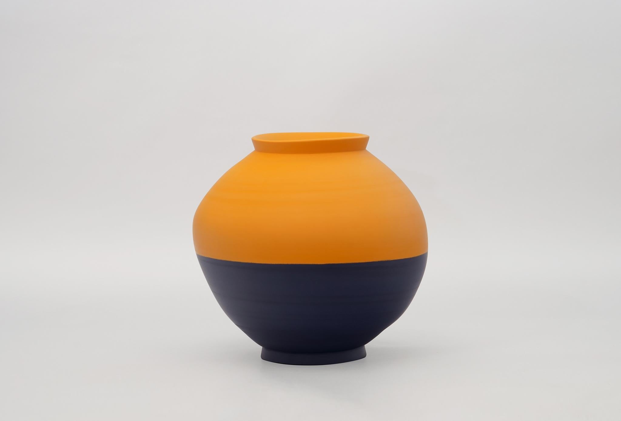 Post-Modern Half Half Vase by Jung Hong For Sale