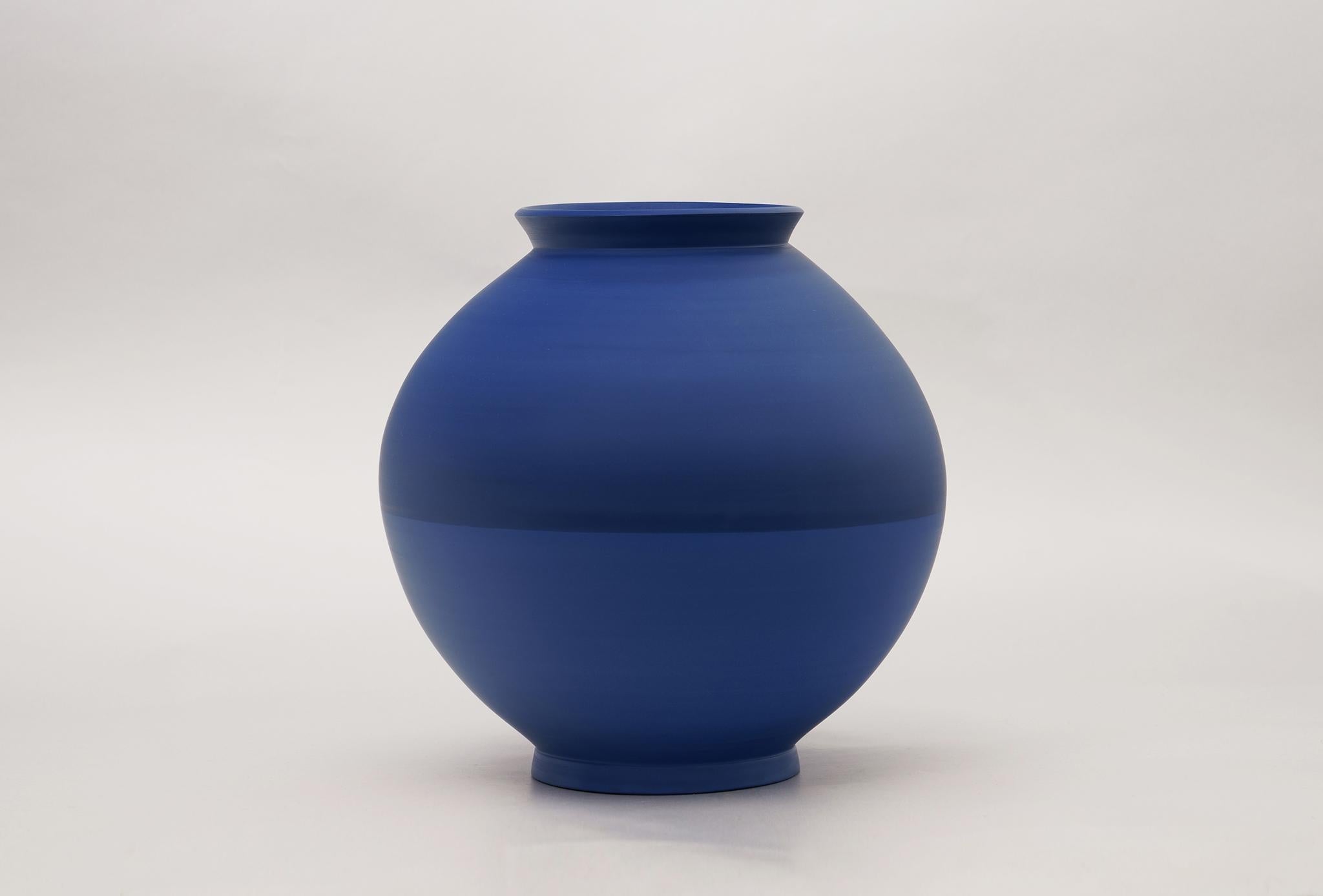 Post-Modern Half Half Vase by Jung Hong For Sale