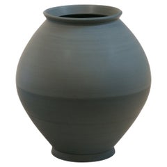 Vase en demi-lune de Jung Hong
