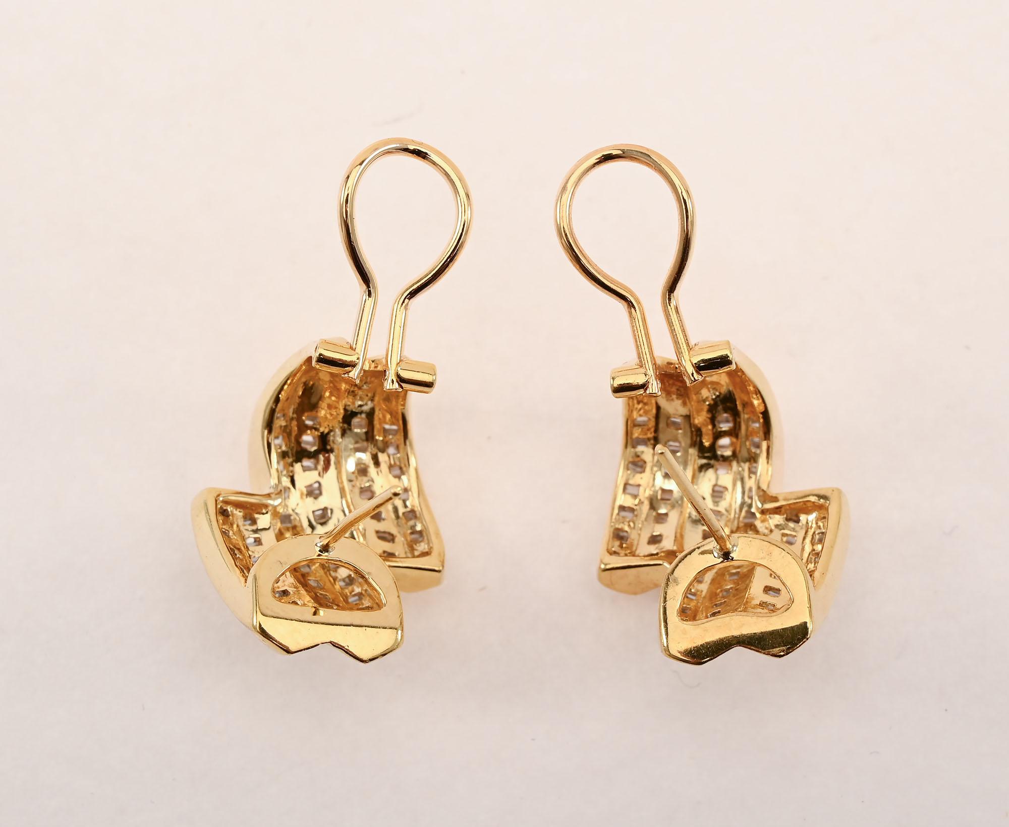 Halber Reif Baguetteschliff Diamant Ohrringe für Damen oder Herren im Angebot