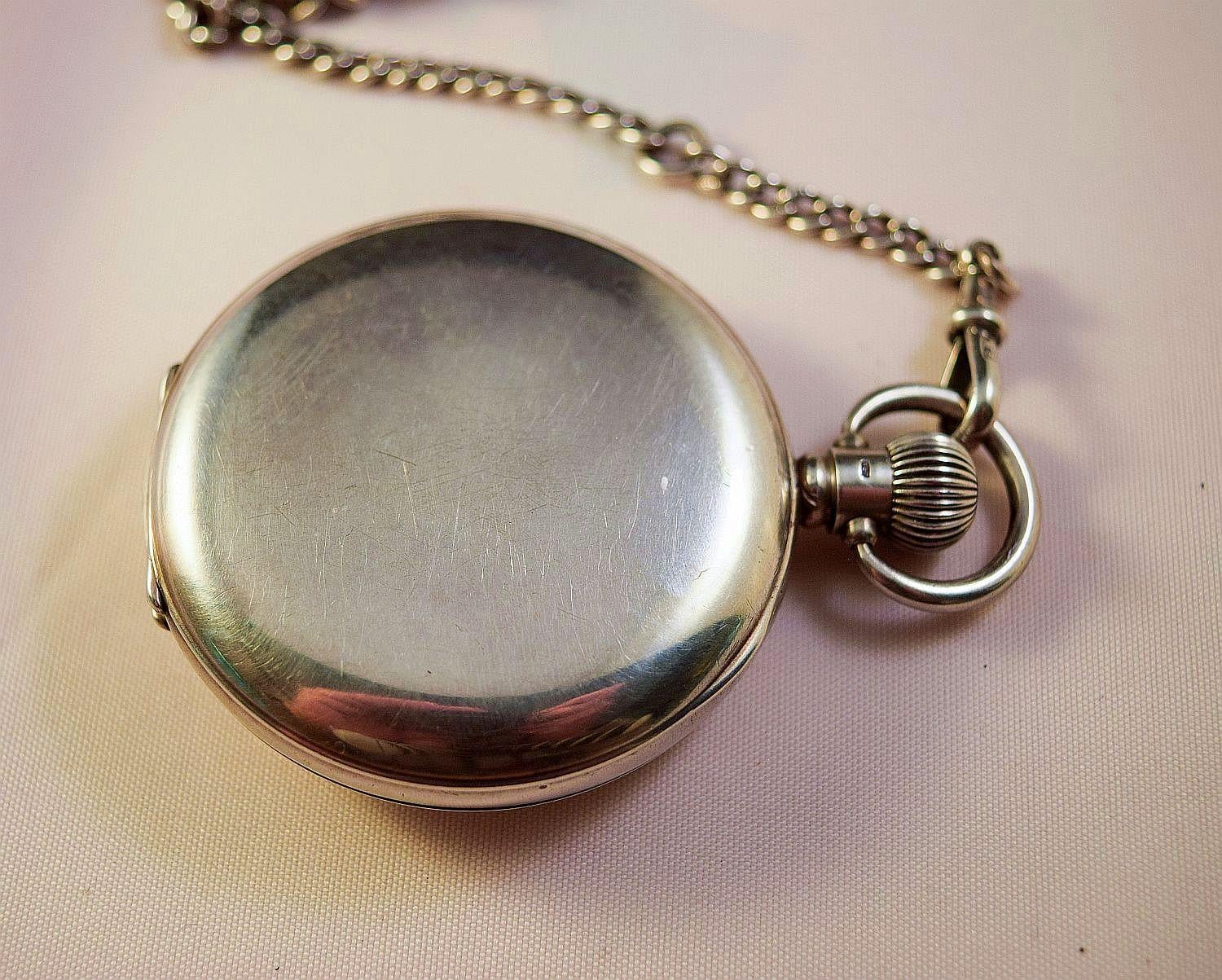 Half Hunter early 20th century  a very attractive Gents Silver pocket watch 3