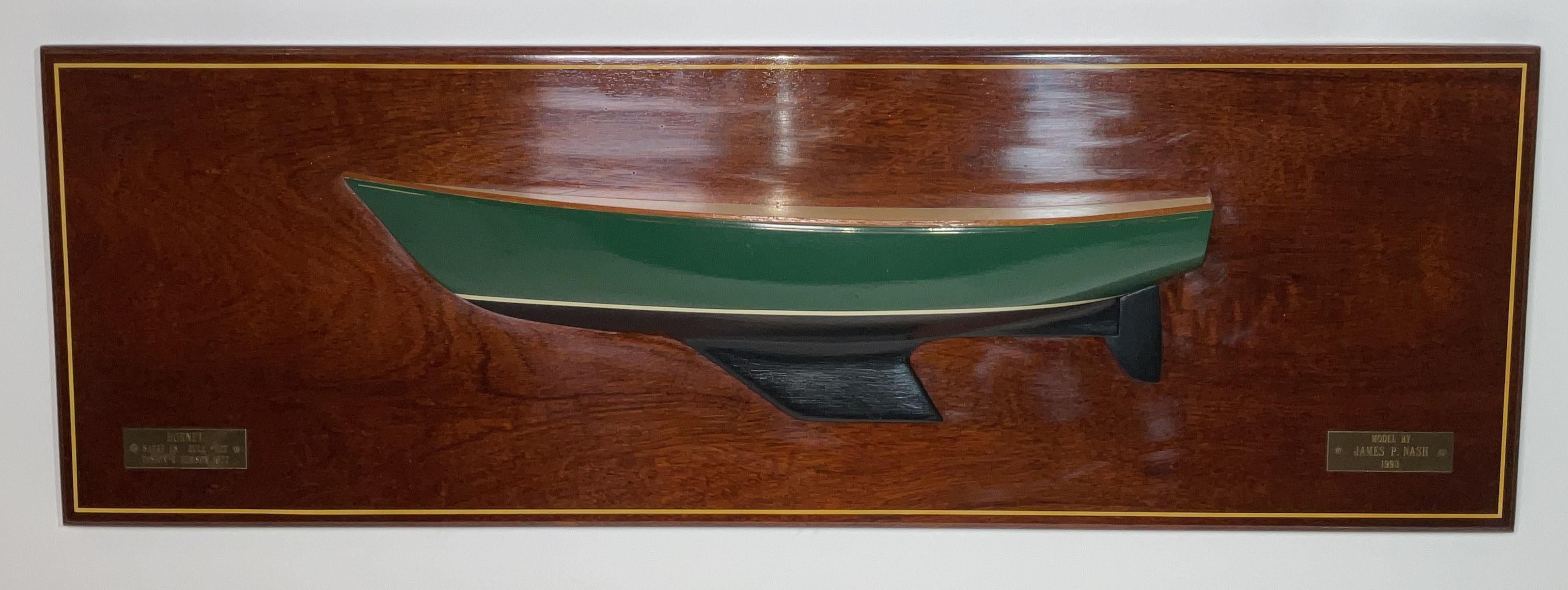 Half Model of the Sailing Yacht Hornet Carved by James Nash Bon état - En vente à Norwell, MA
