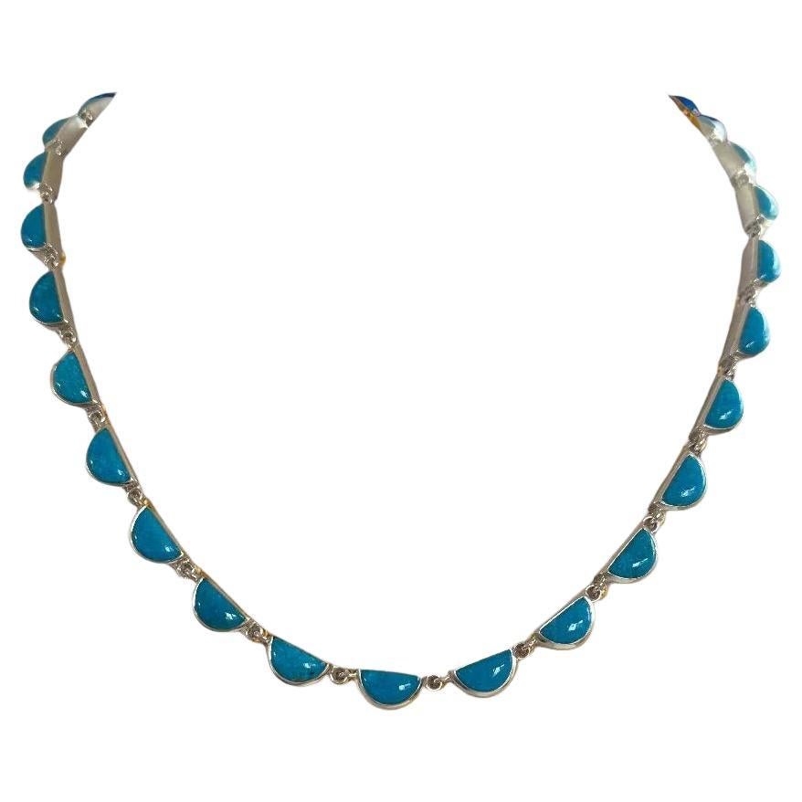 Halskette aus Sterlingsilber mit Türkis-Cabochon im Halbmondschliff
