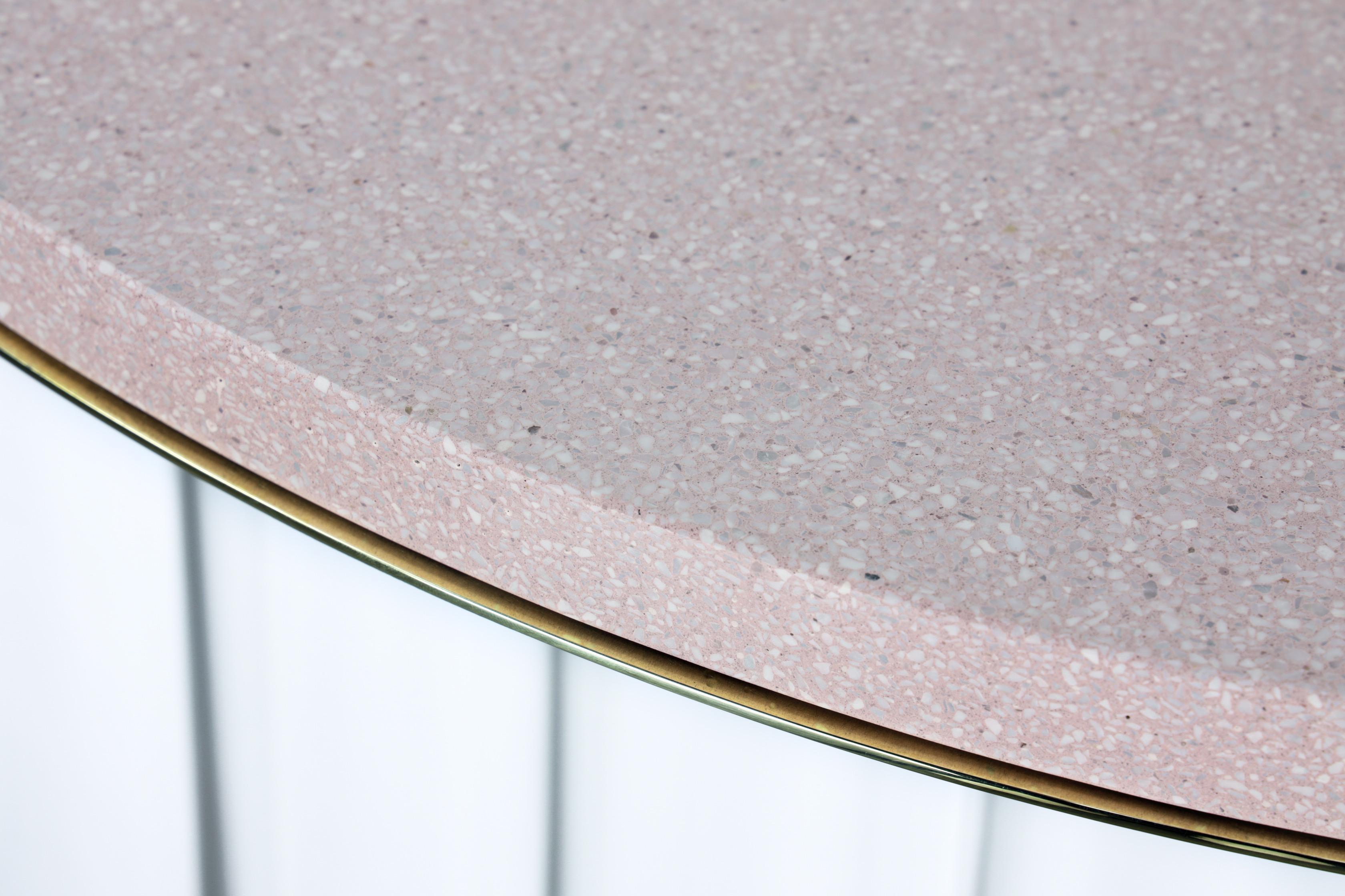 Halbmond-Demilune-Konsole aus Terrazzo, Glas und Messing von Christopher Kreiling (Poliert) im Angebot