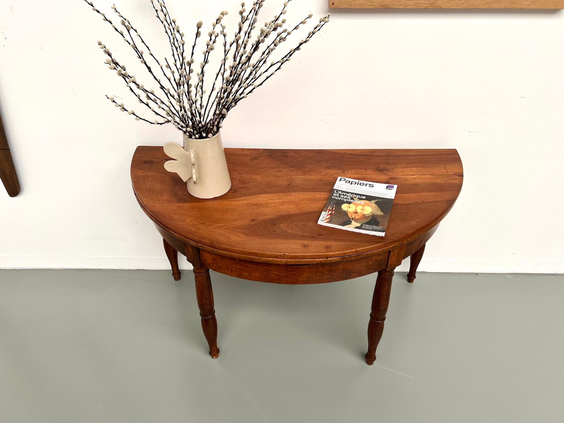 Half-moon french table in solid walnut, circa 1900 For Sale 3