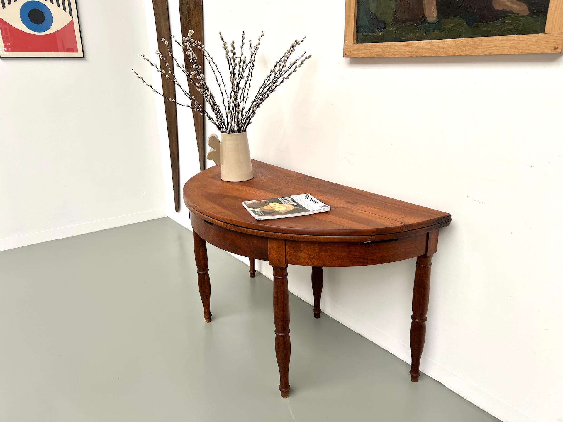 Half-moon french table in solid walnut, circa 1900 For Sale 5