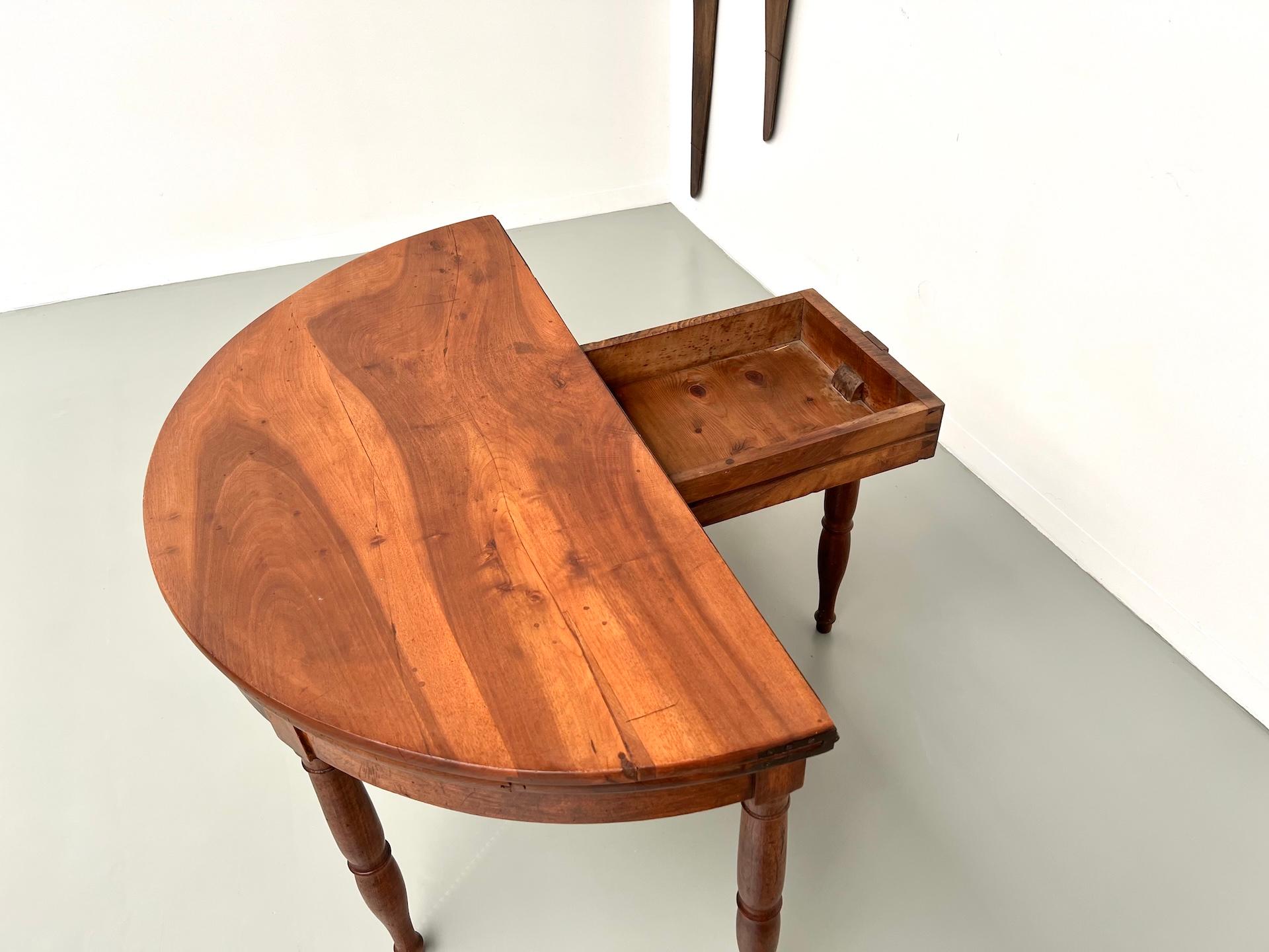 Half-moon french table in solid walnut, circa 1900 For Sale 8