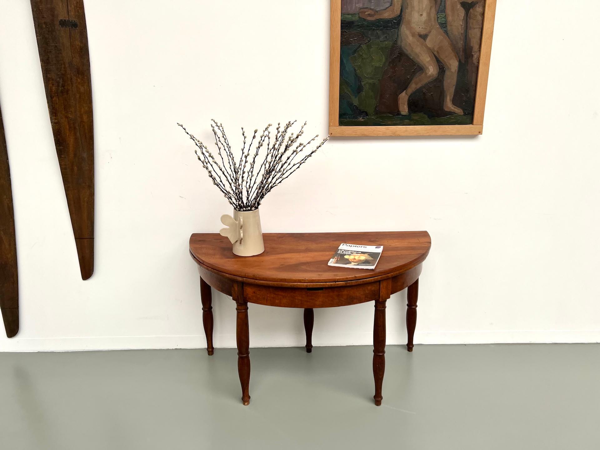 Half-moon french table in solid walnut, circa 1900 For Sale 1