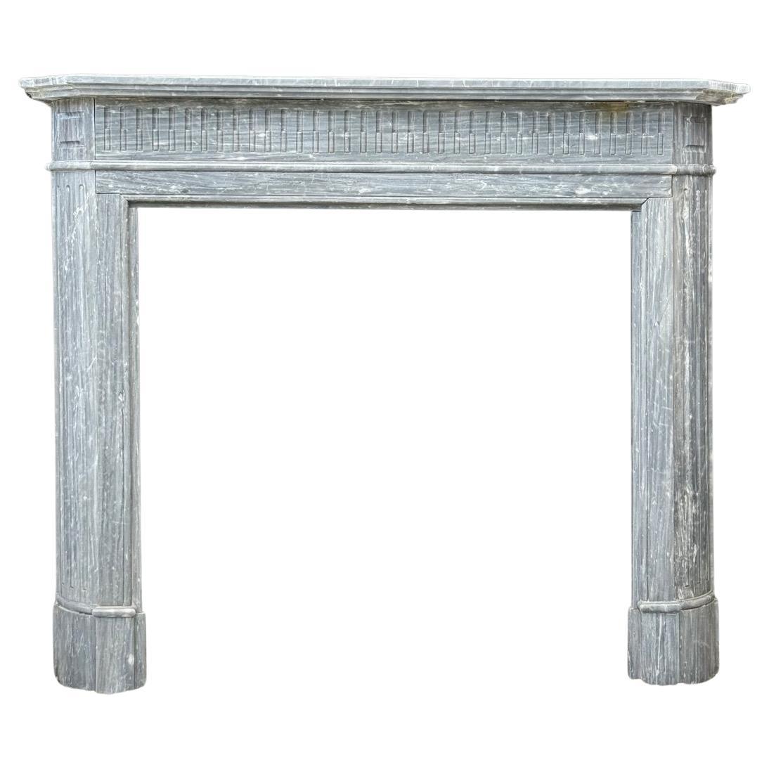 Cheminée demi-lune de style Louis XVI en marbre bleu Turquin Circa 1900