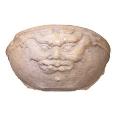 Half-moon shaped Stoup