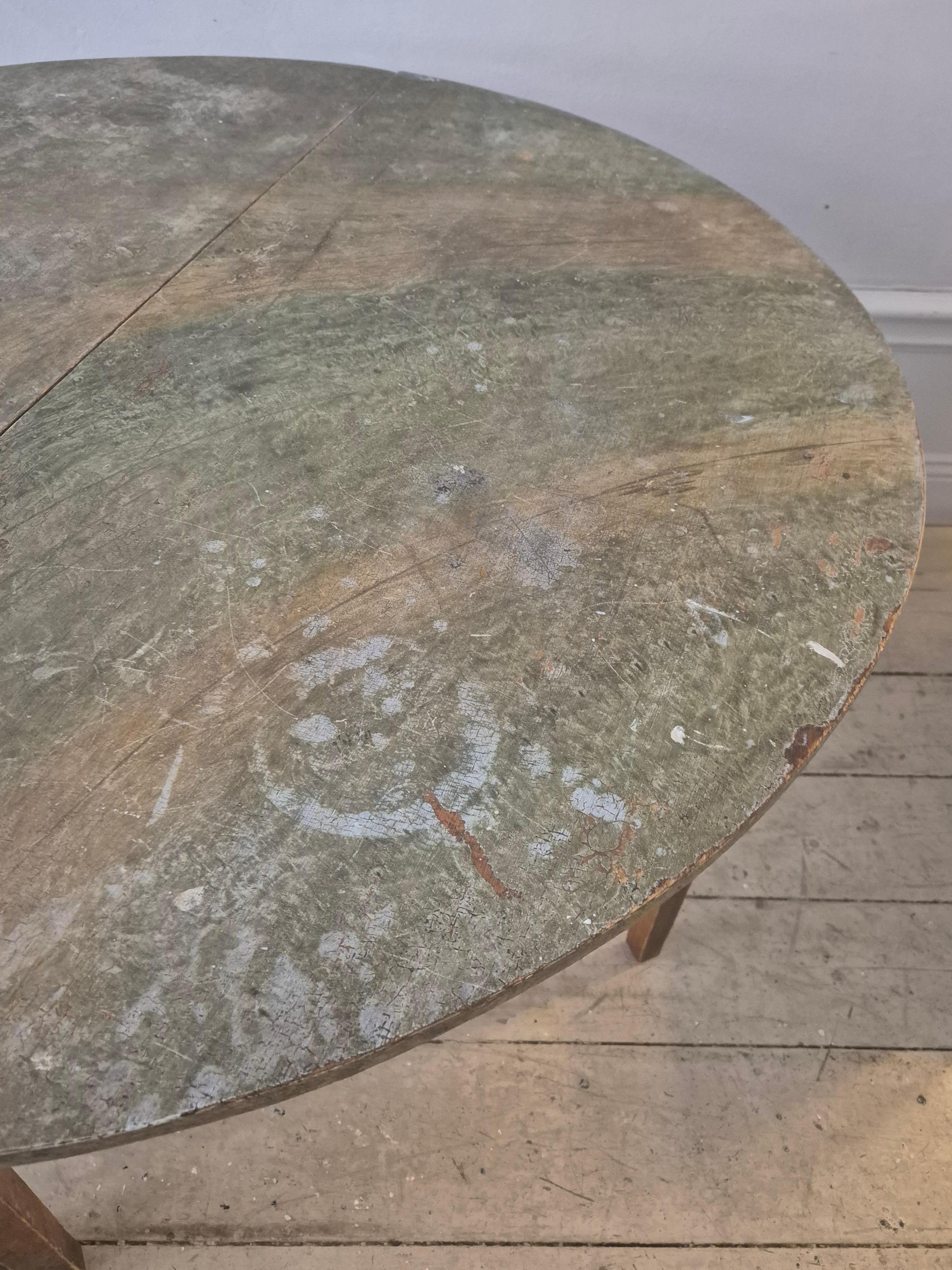 Half moon tables, marbled table tops, Allmoge /Swedish provincial style, 1860s. For Sale 10