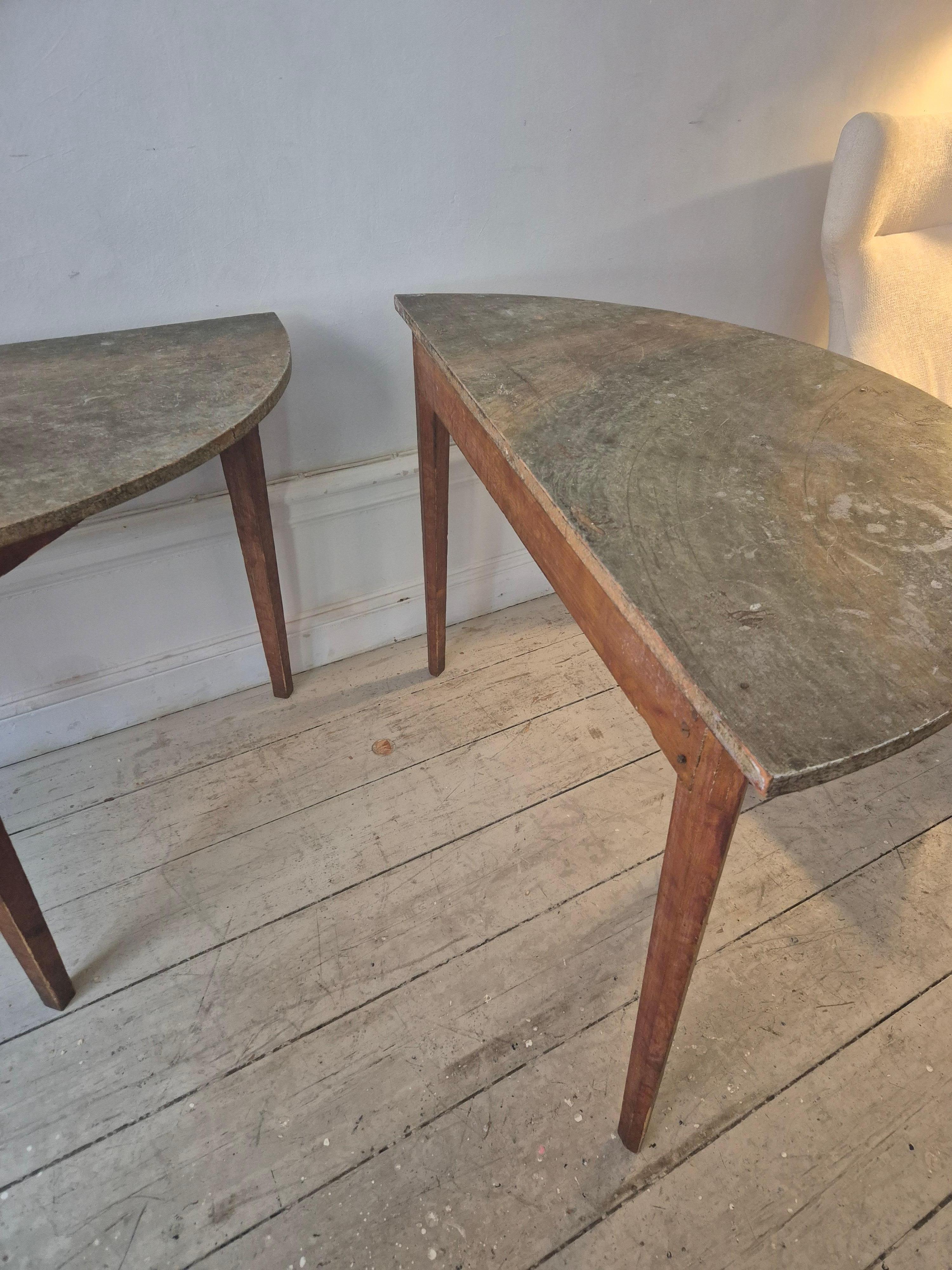 Half moon tables, marbled table tops, Allmoge /Swedish provincial style, 1860s. For Sale 13