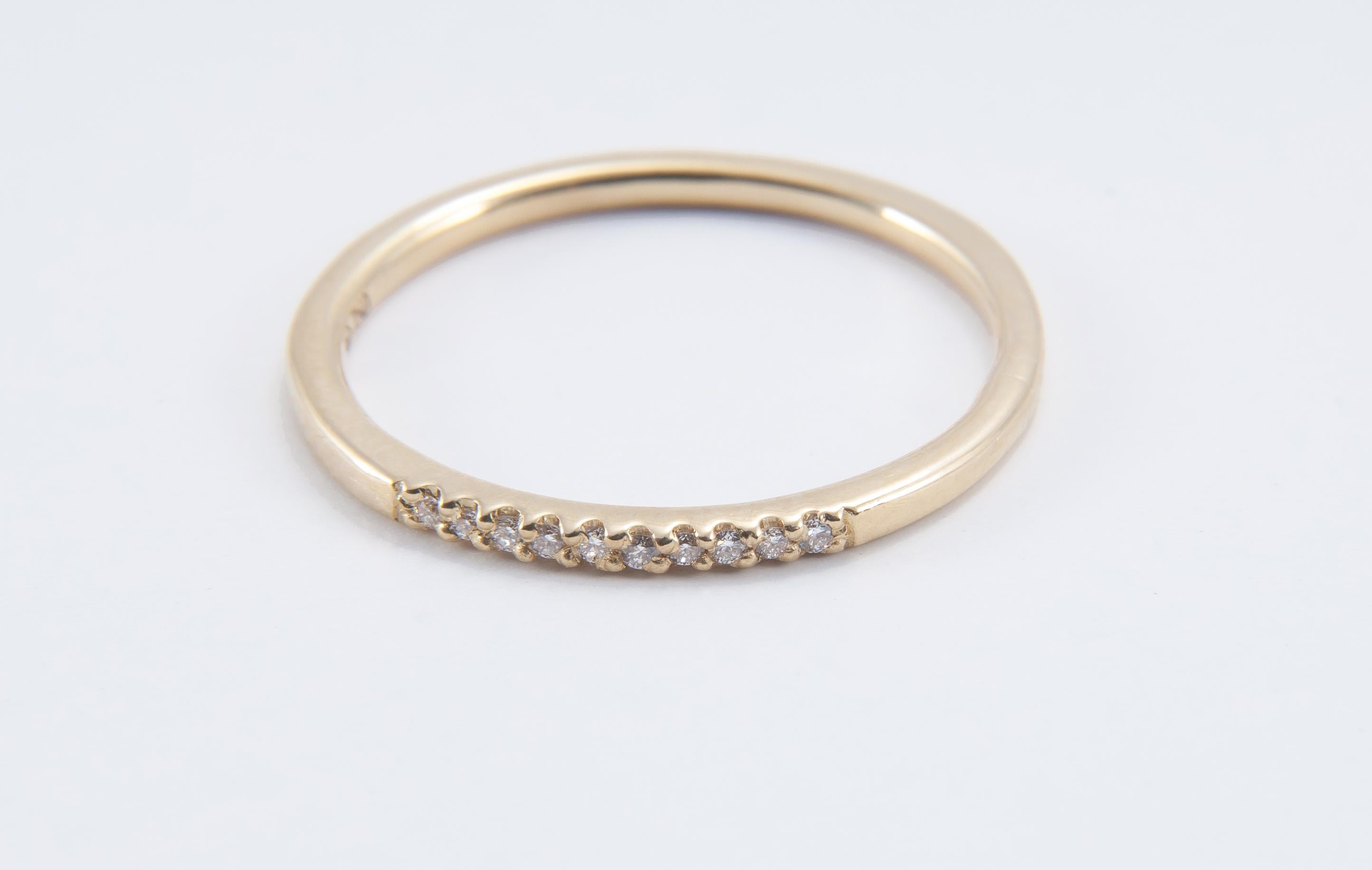 Bandeau demi-pavé avec diamant Neuf - En vente à Weston, MA