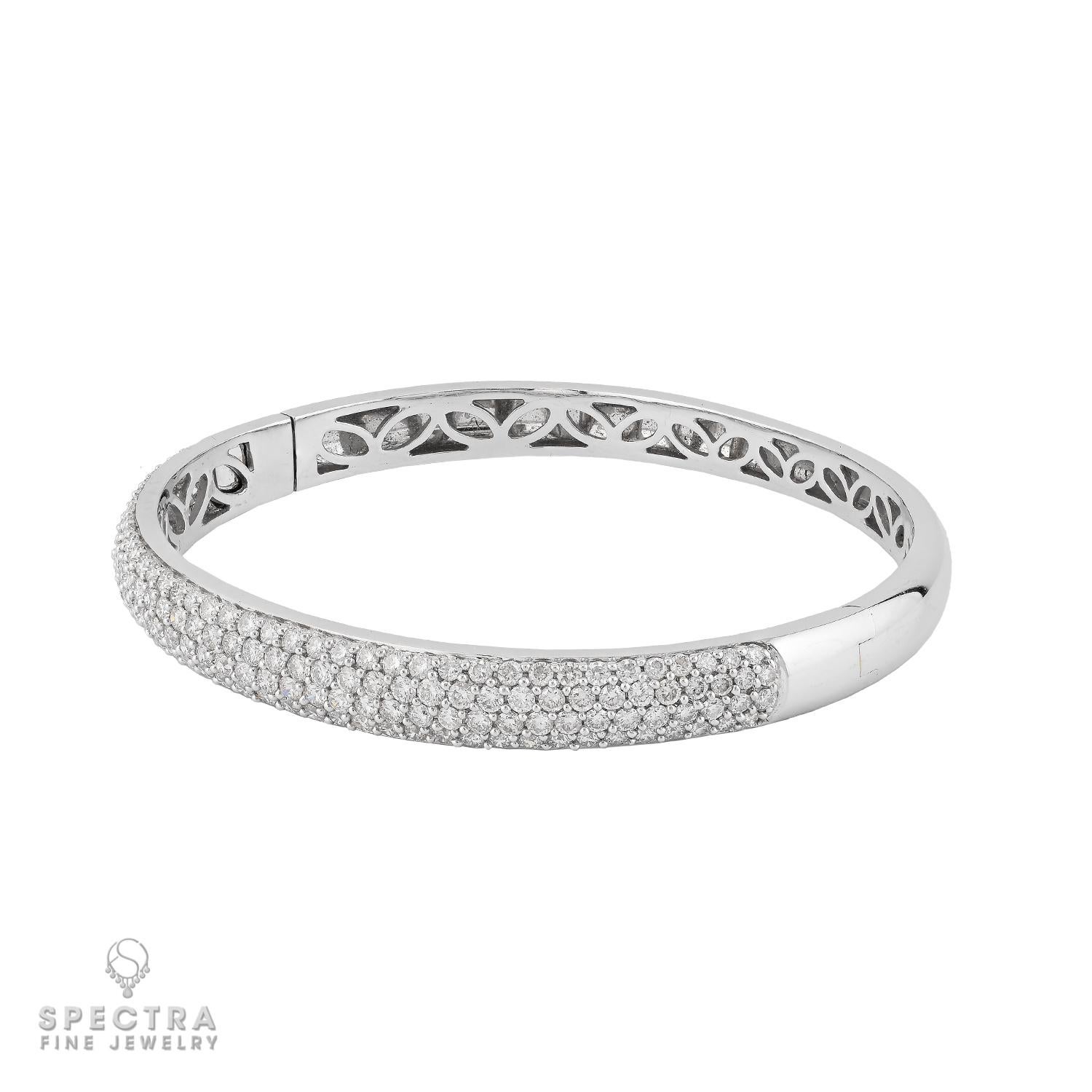 Contemporaneo Half-Pave Diamond Bangle in 18kt White Gold in vendita