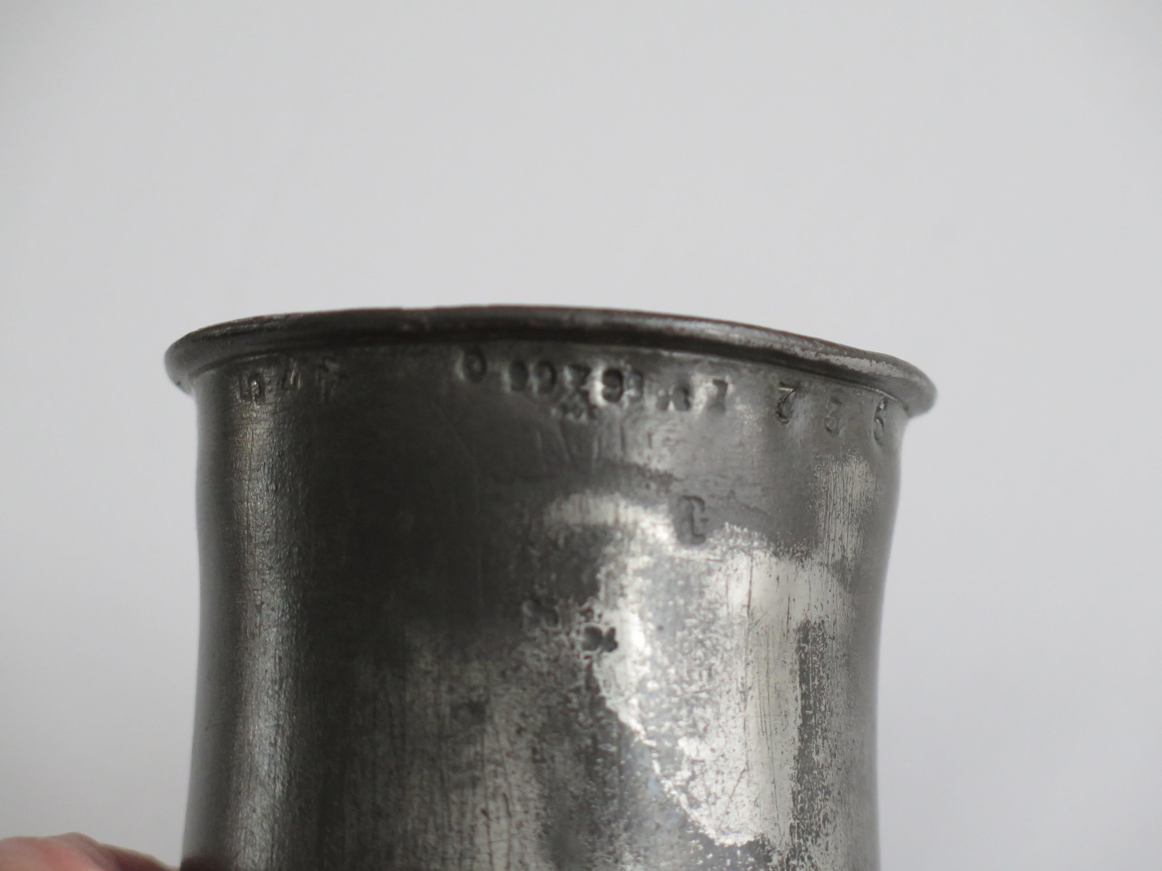 19th Century Half Pint Pewter Tankard by James Yates fully stamped, English Circa 1850 For Sale