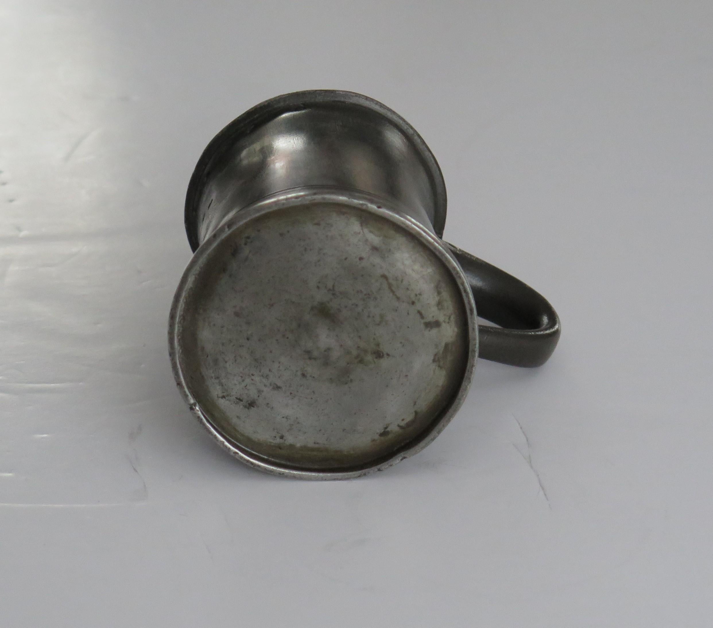 Half Pint Pewter Tankard by James Yates fully stamped, English Circa 1850 For Sale 5