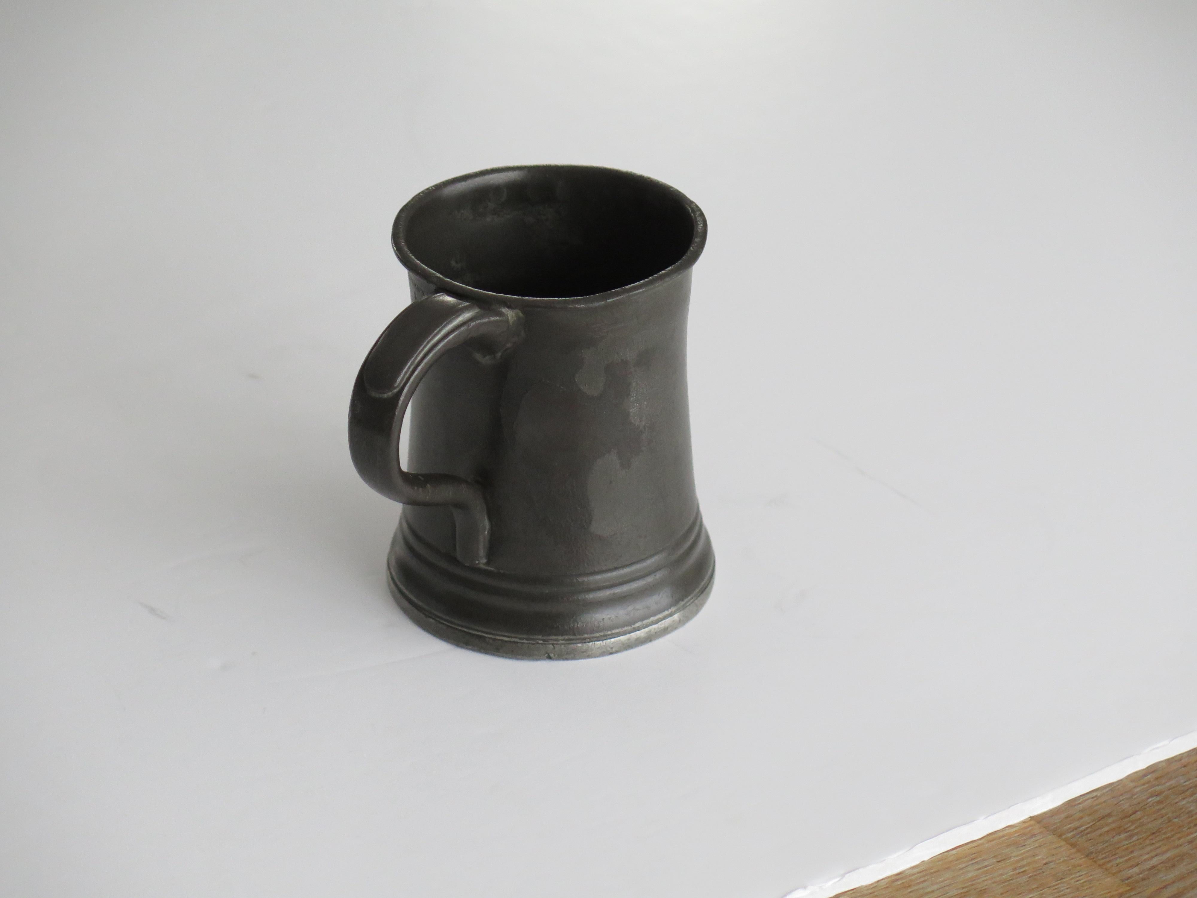 Victorian Half Pint Pewter Tankard by James Yates fully stamped, English Circa 1850 For Sale
