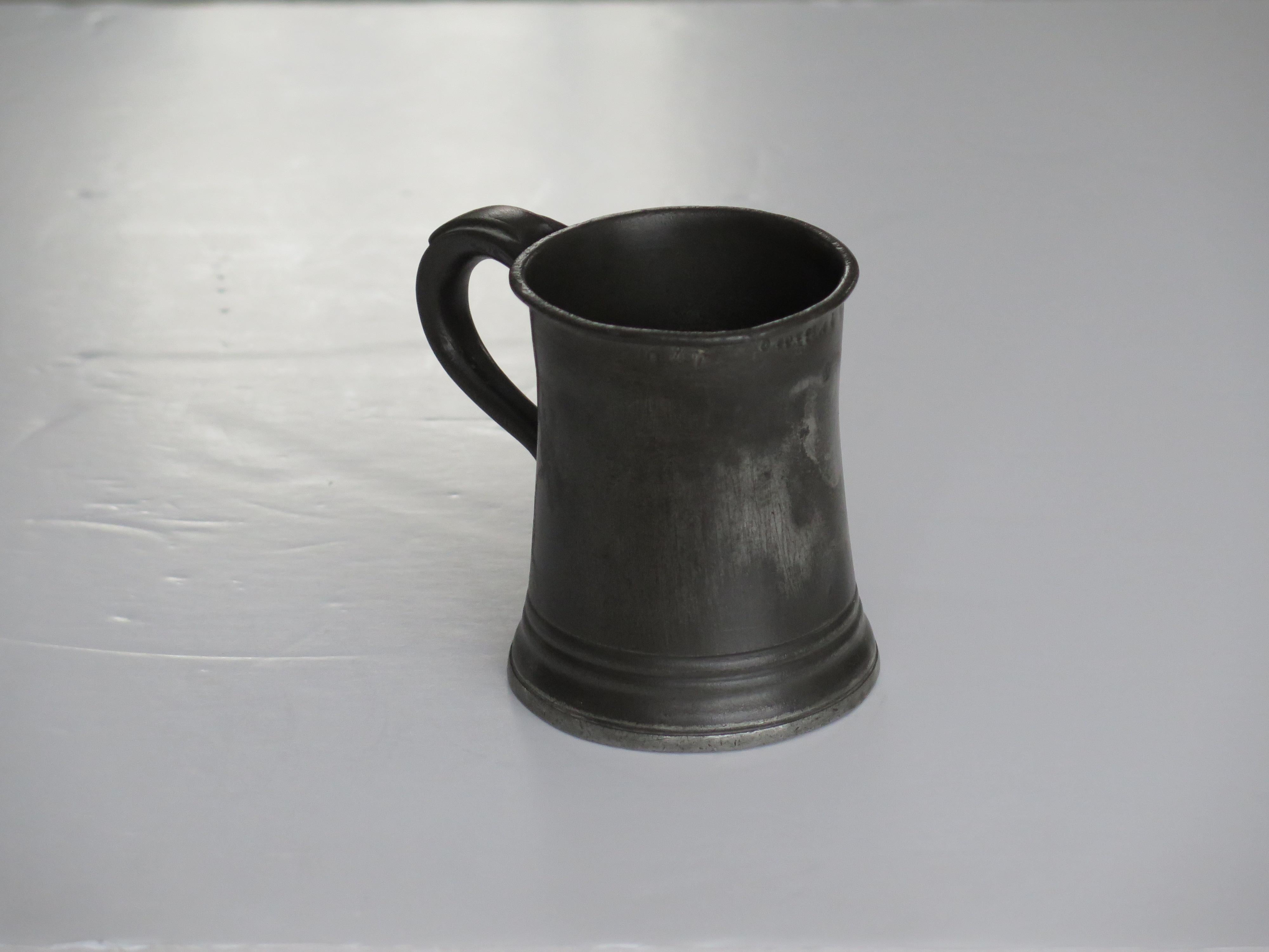 British Half Pint Pewter Tankard by James Yates fully stamped, English Circa 1850 For Sale