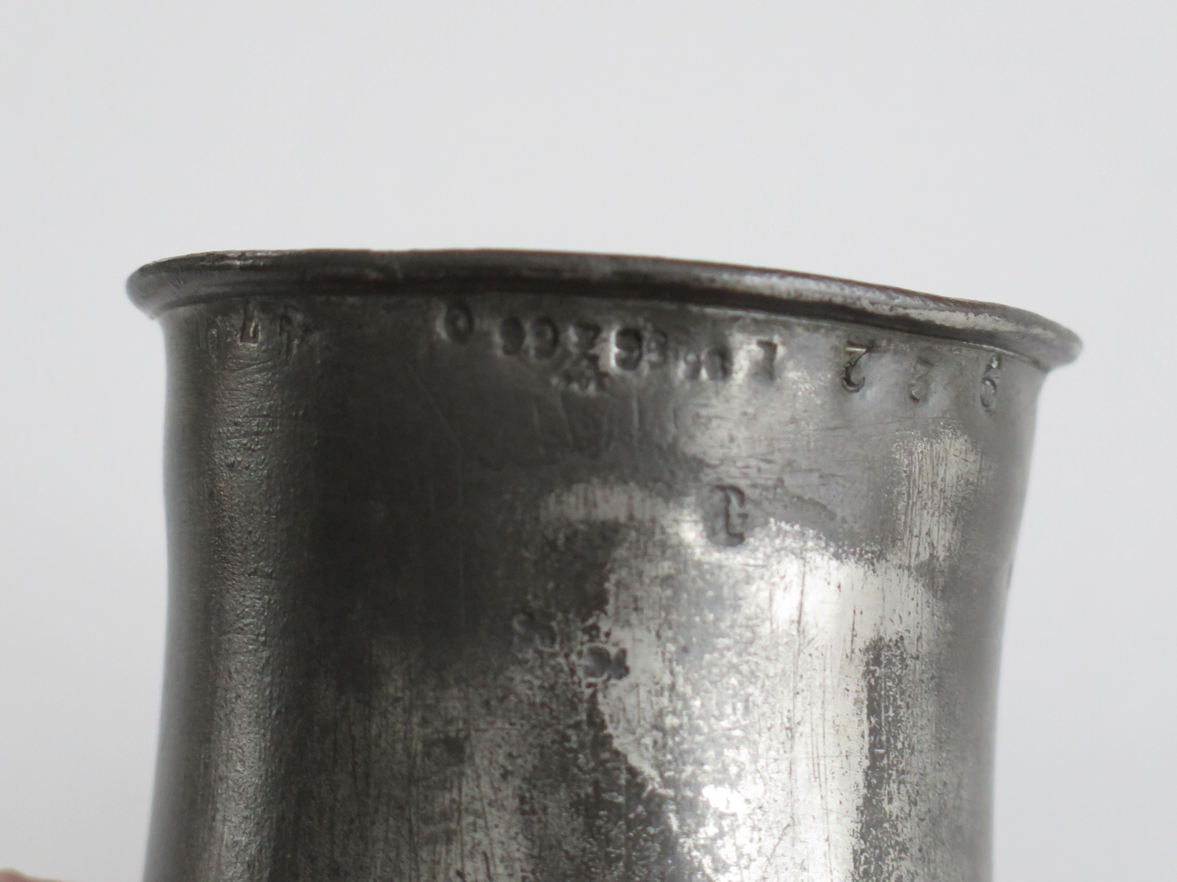 Half Pint Pewter Tankard by James Yates fully stamped, English Circa 1850 For Sale 1