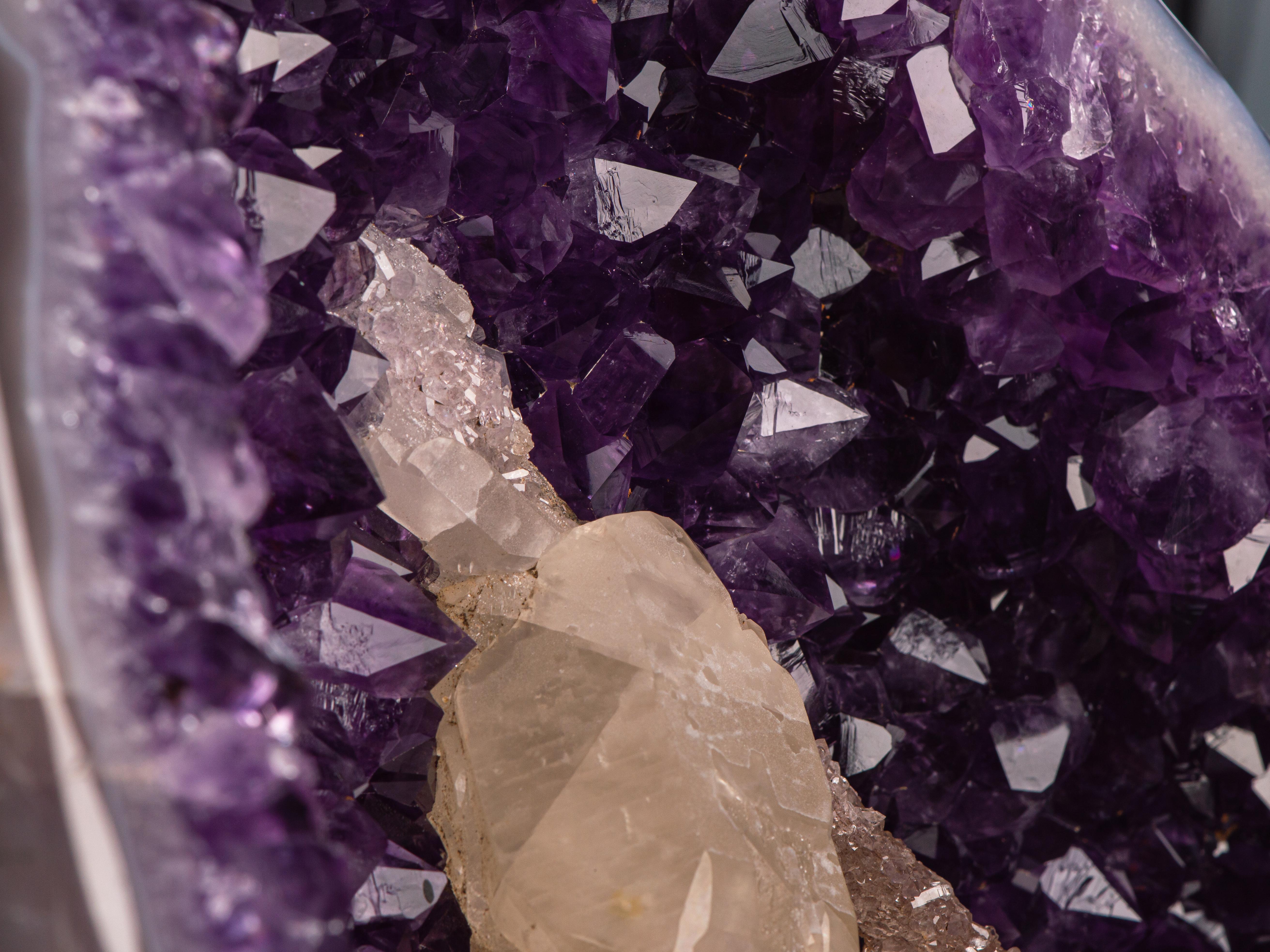 Half Polished Amethyst Geode with Agate Border and Calcite Formation In Excellent Condition For Sale In London, GB