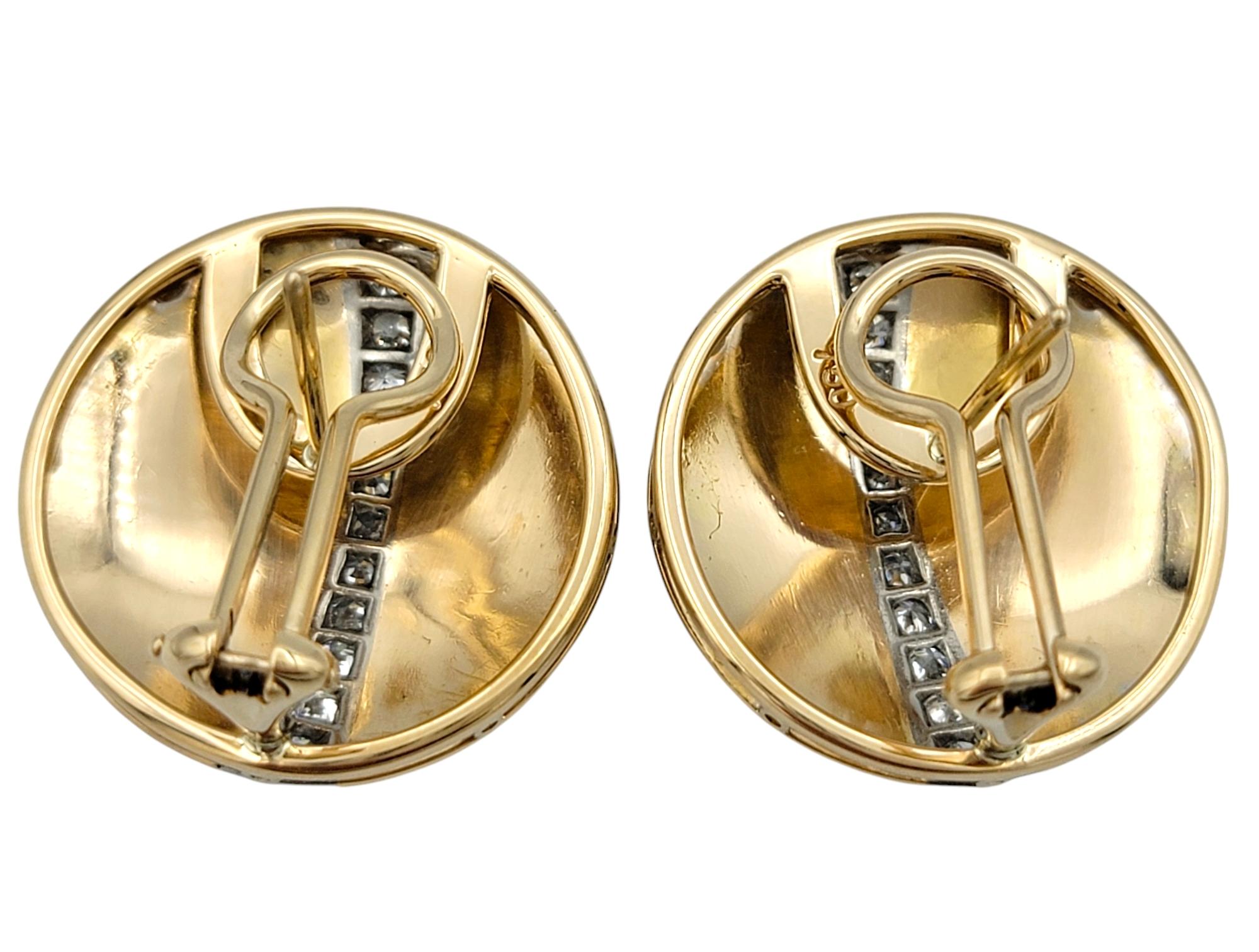 Orecchini a disco con diamante mezzo lucido e mezzo strutturato in oro giallo e bianco 14 carati In condizioni buone in vendita a Scottsdale, AZ