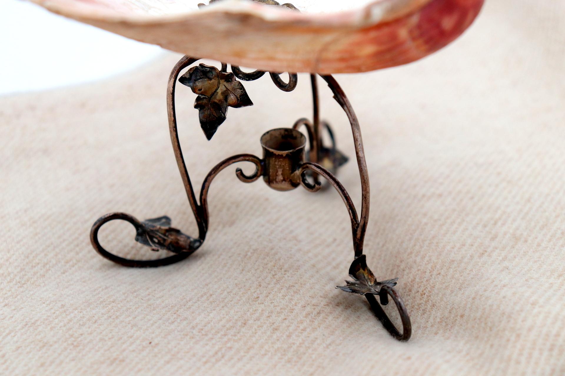 European Half-shell shaped ashtray with silver frame For Sale