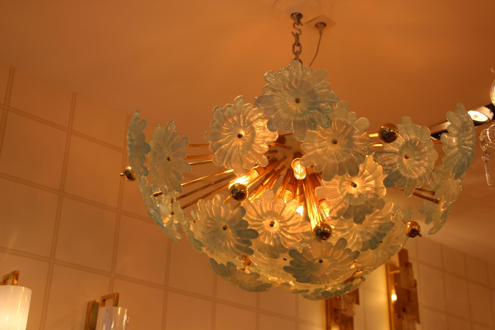 Half Sputnik Chandelier with Murano Glass Blue Flowers In Excellent Condition In Saint-Ouen, FR