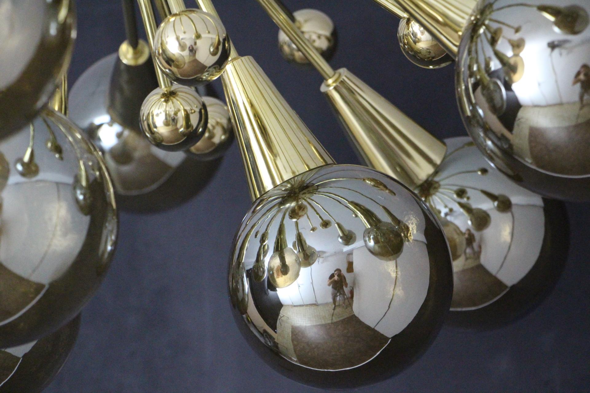 Mid-Century Modern Half Sputnik Mercurised Silver-Gold Color Murano Glass Globes Chandelier For Sale