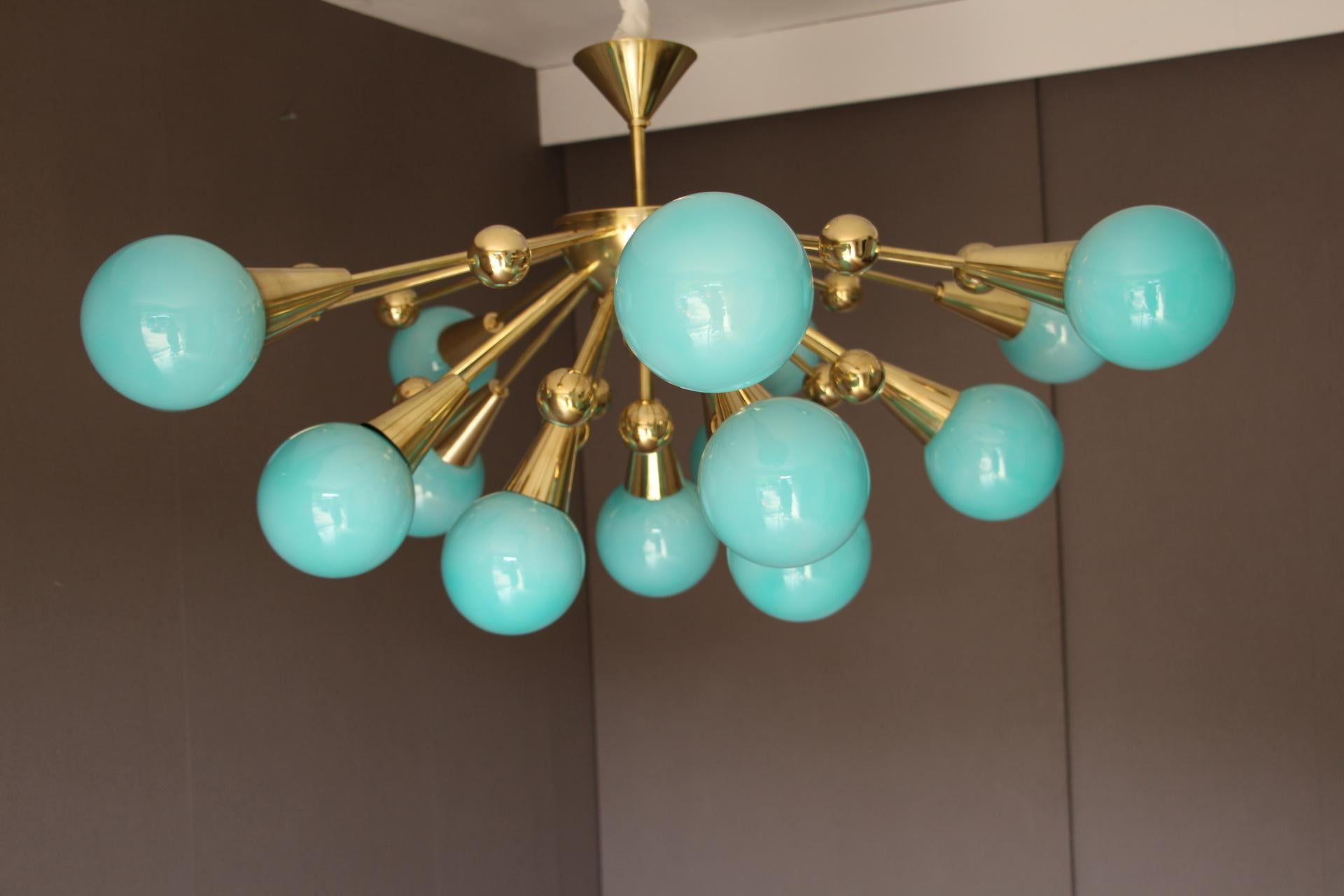 Mid-Century Modern Lustre à globes en verre de Murano demi- Sputnik bleu turquoise en vente