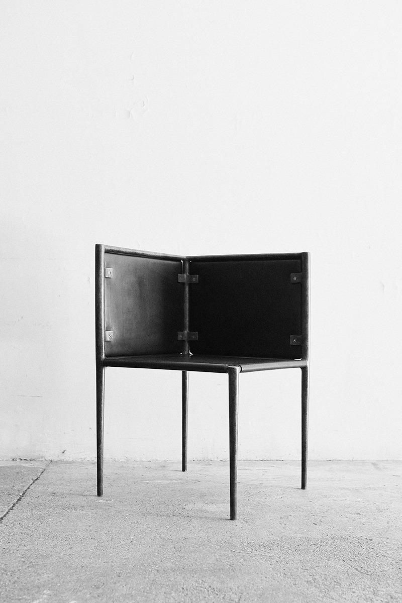 Halfbox Alchemy by Rick Owens
2018
Dimensions: L 50 x W 50 x H 71 cm
Materials: Bronze and leather
Weight: 35 kg

Rick Owens is a California-born fashion and furniture has developed a unique style that he describes as “luxe