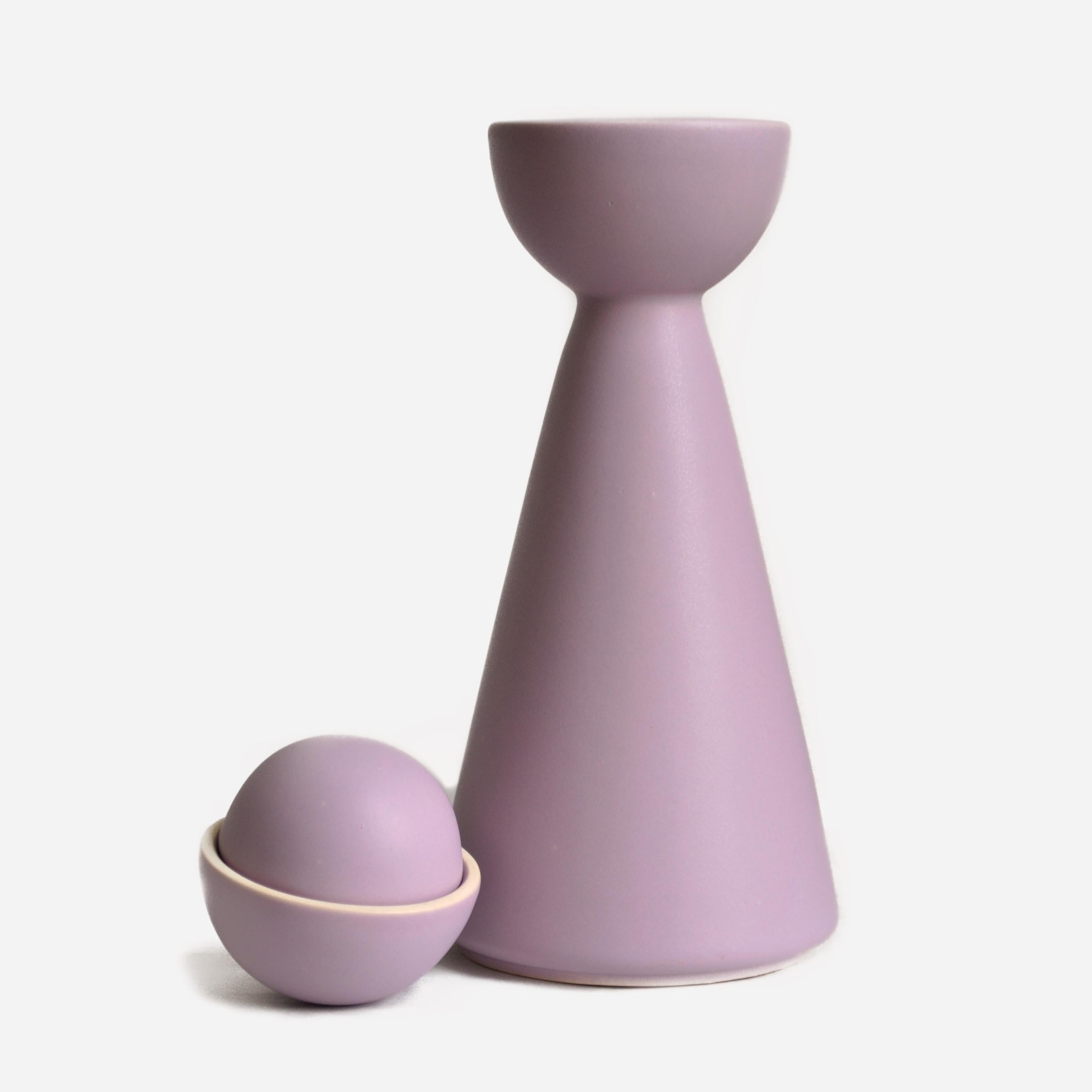 Halfmoon Lilac Bottle by Omar Ortiz In New Condition For Sale In Geneve, CH