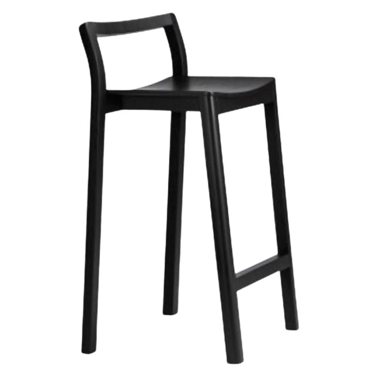 Grand dossier de tabouret Halikko, noir et haut, par Made By Choice