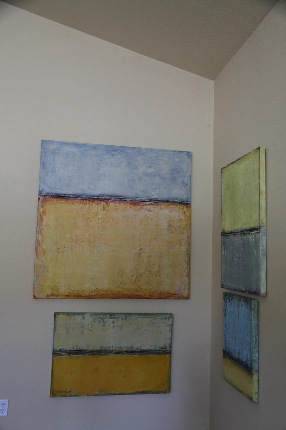 Mi sono ispirata ai colori della natura. Mi sono concentrato sulla struttura, sulla consistenza, sull'unità e sui colori vibranti. 
Iniziare con una stratificazione, poi con una sbavatura e un raschiamento. Anche la testurizzazione faceva parte del