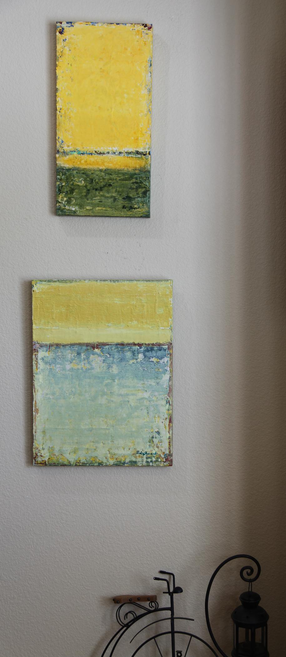 Frieden ist Macht (Beige), Abstract Painting, von  Halina Domanski