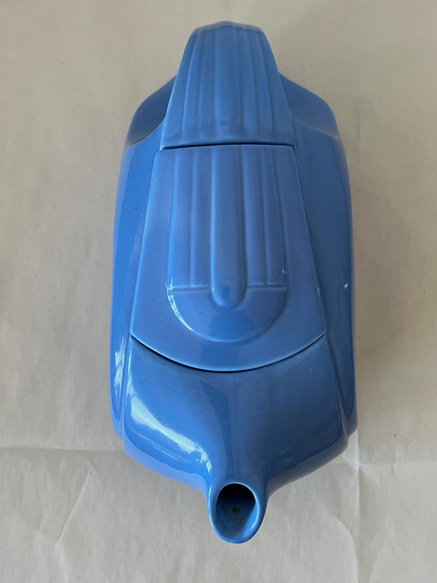 Américain Carafe à glaçure bleue Art Déco Westinghouse Refrigerator  en vente